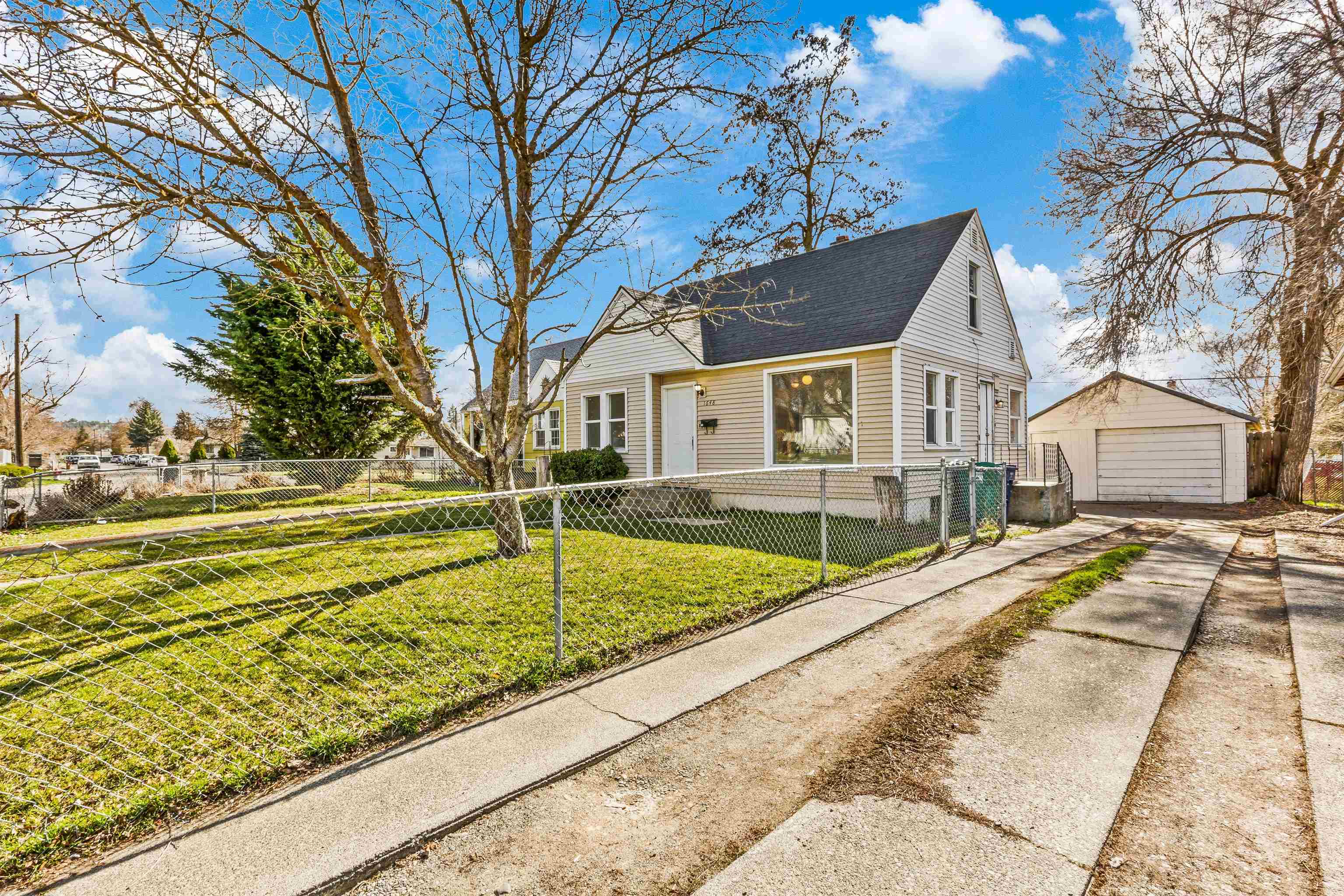 1648 E Rockwell Ave - Photo 3