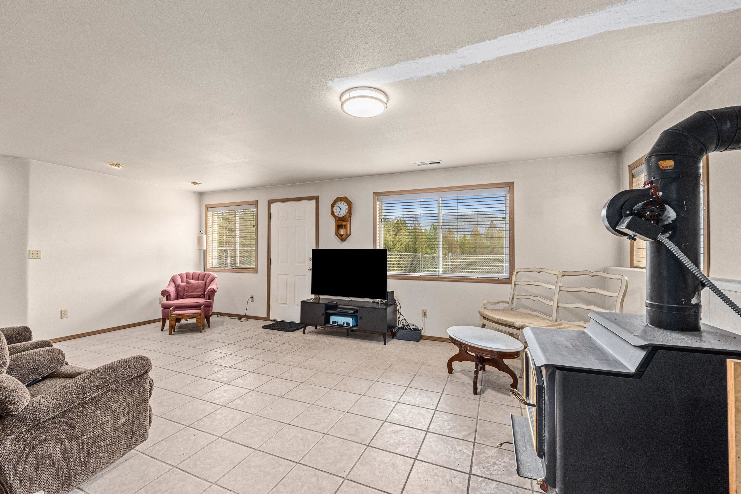 579 Inchelium Rd - Photo 18