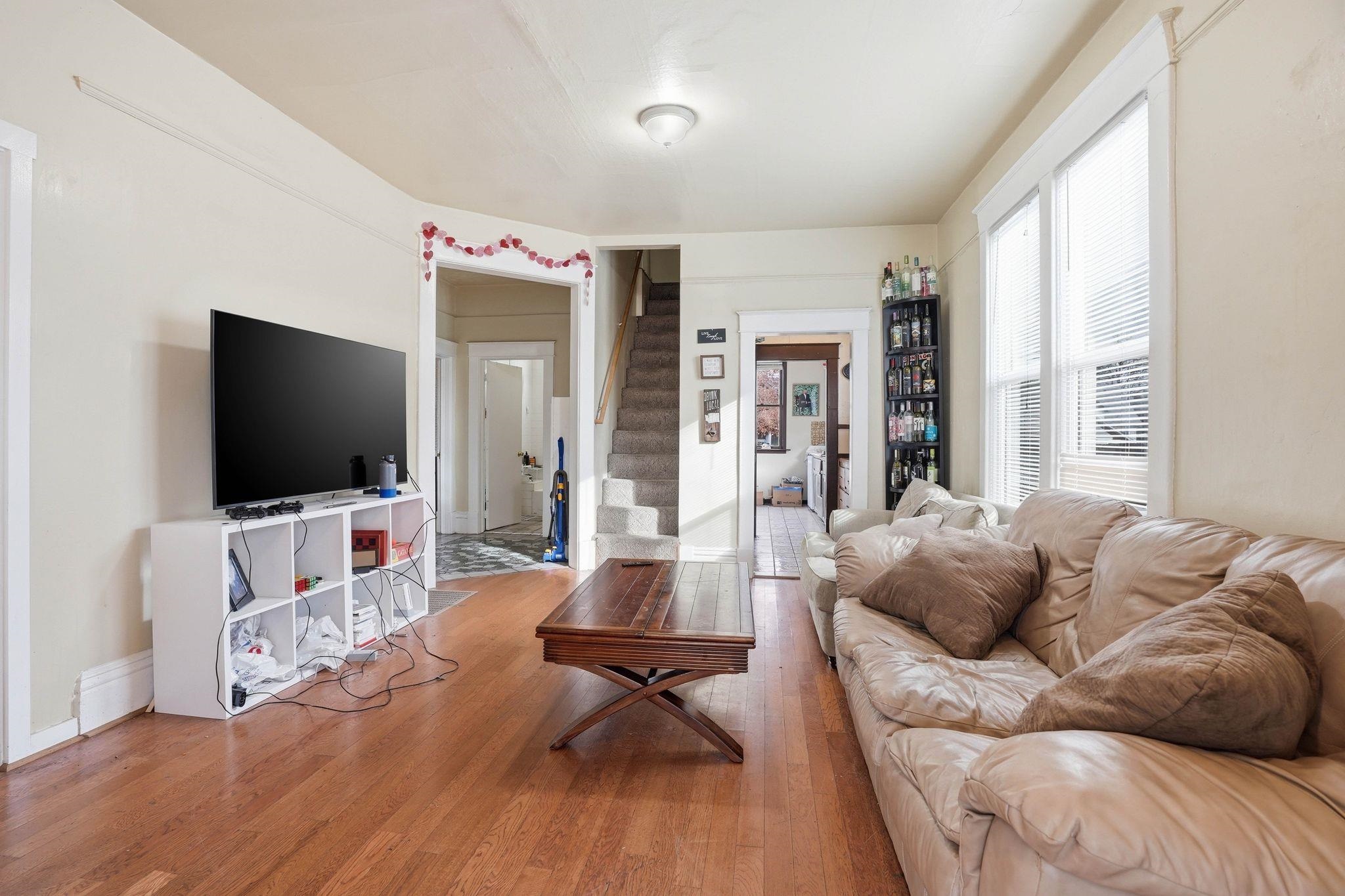 1011 E Augusta Ave - Photo 3