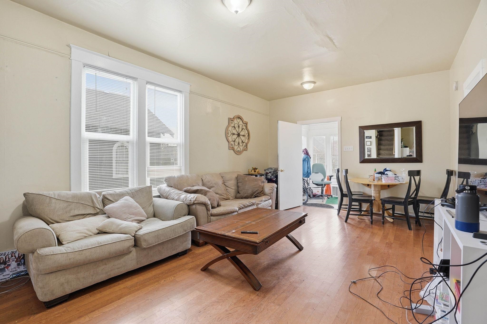 1011 E Augusta Ave - Photo 4