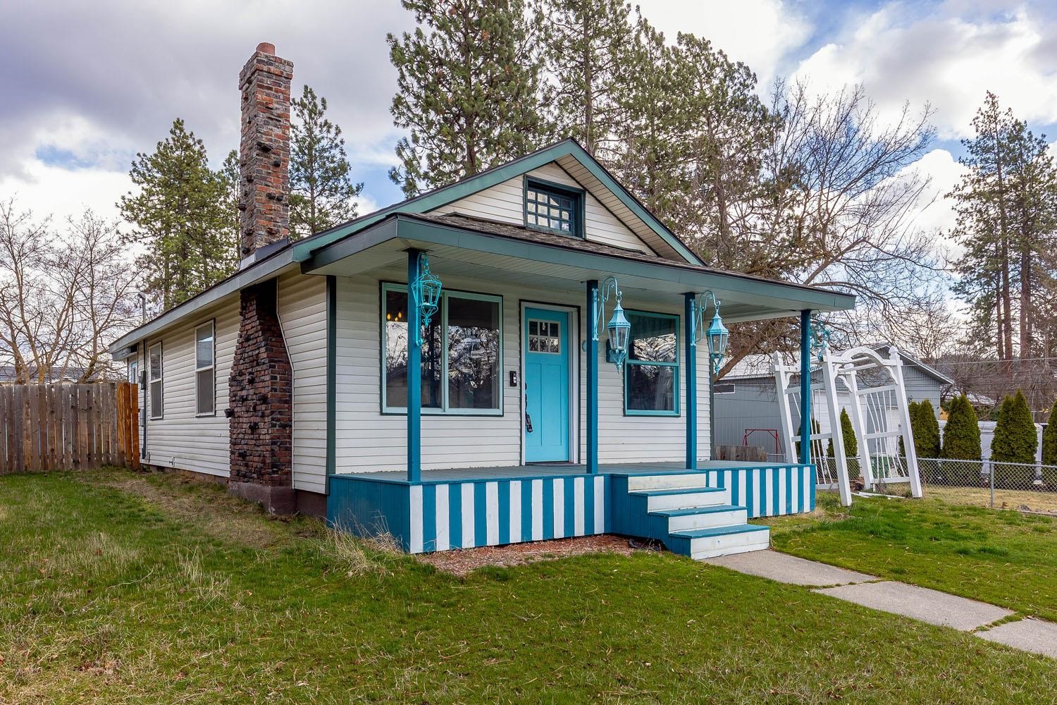 641 S Denver St - Photo 2