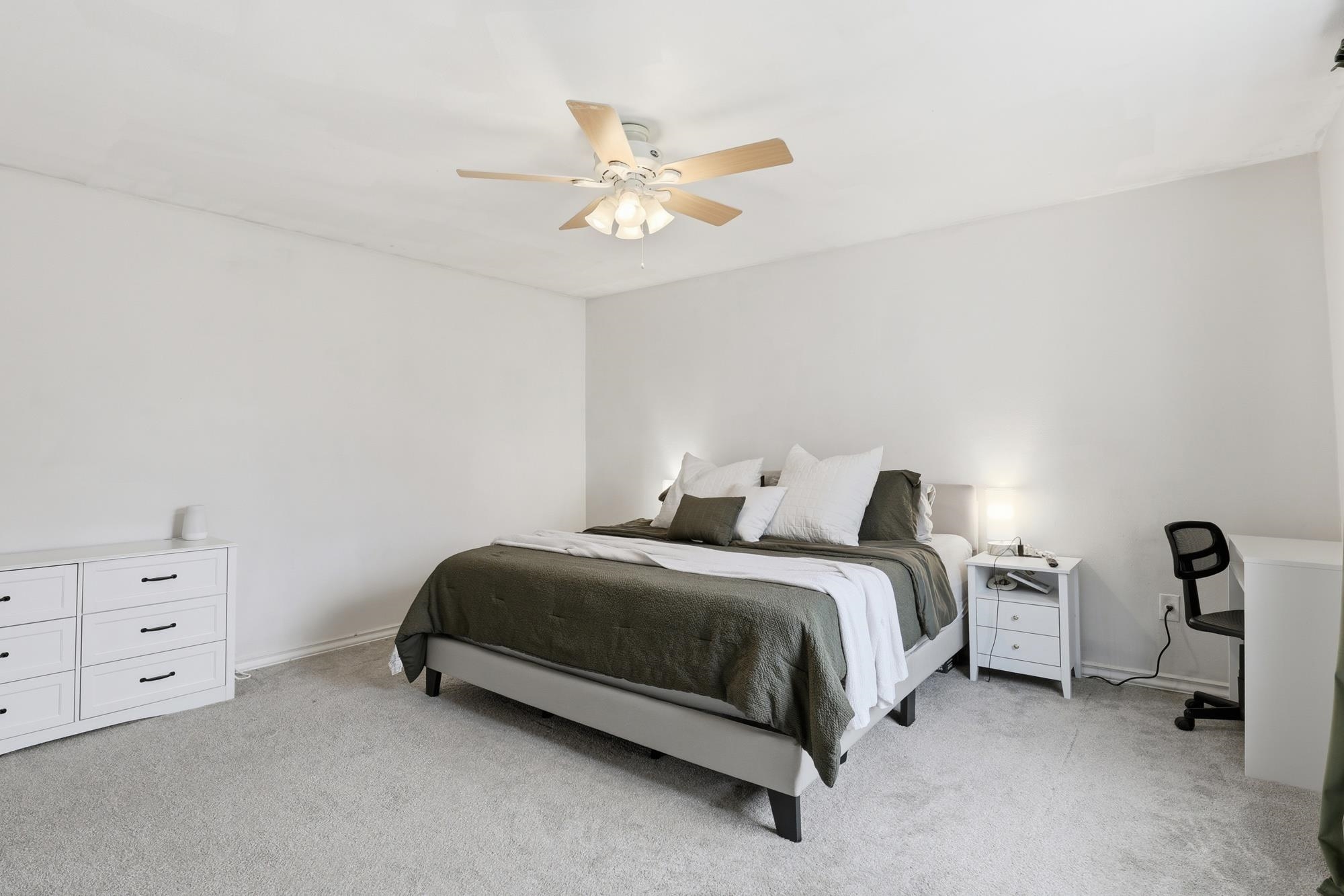 1902 E MALLON Ave - Photo 16
