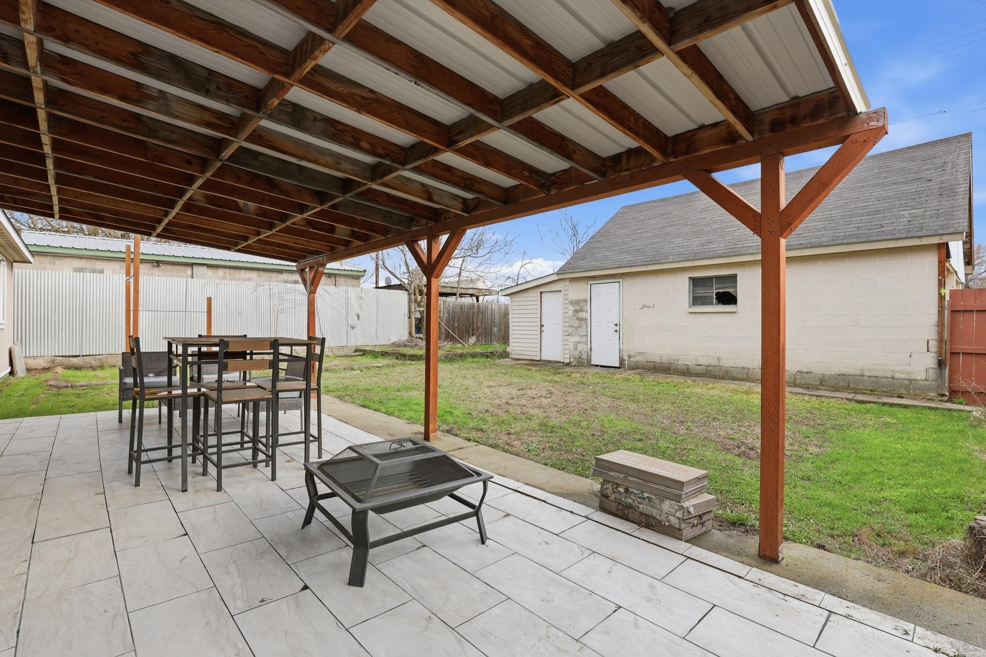 1902 E MALLON Ave - Photo 24