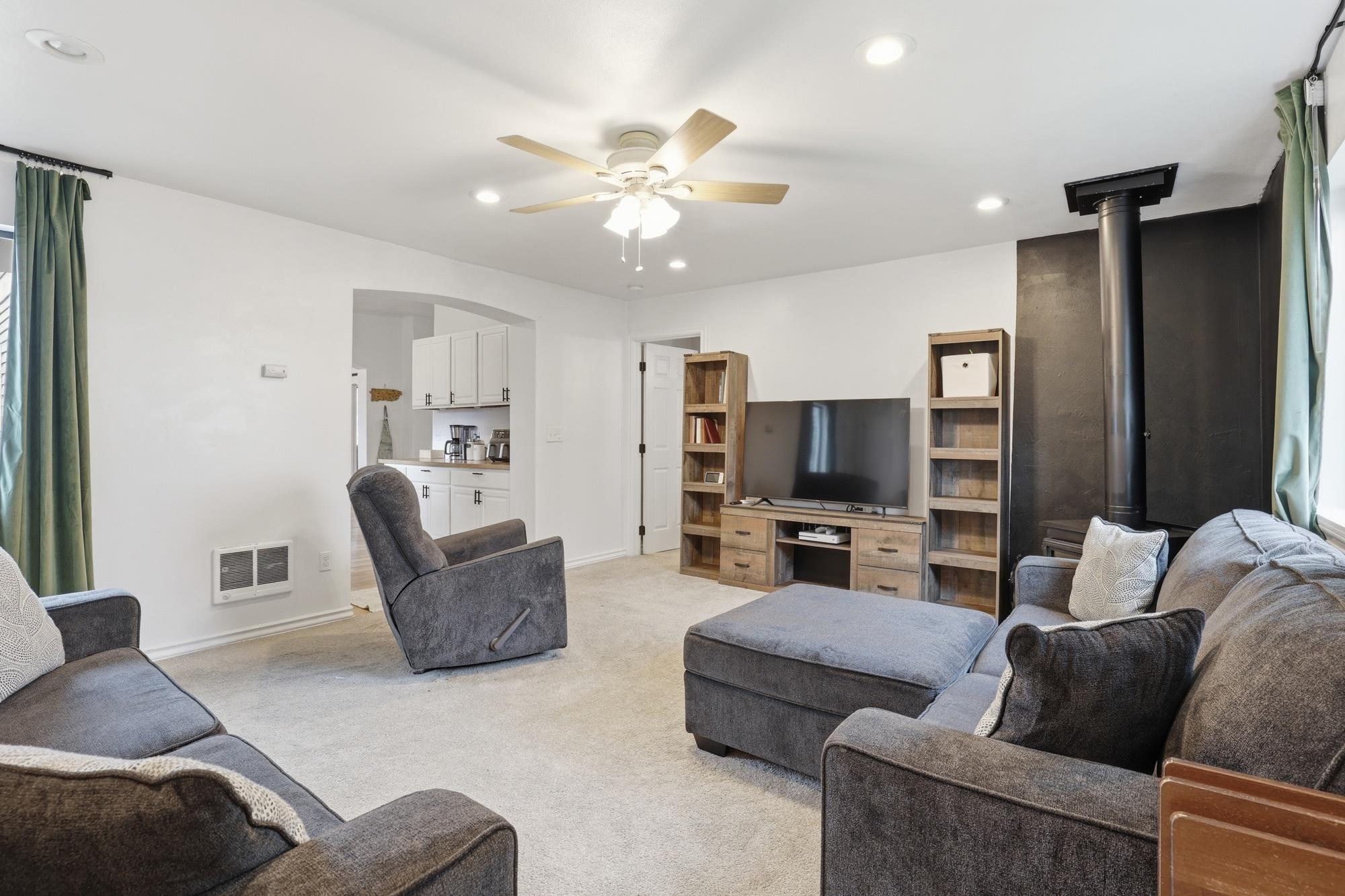 1902 E MALLON Ave - Photo 6