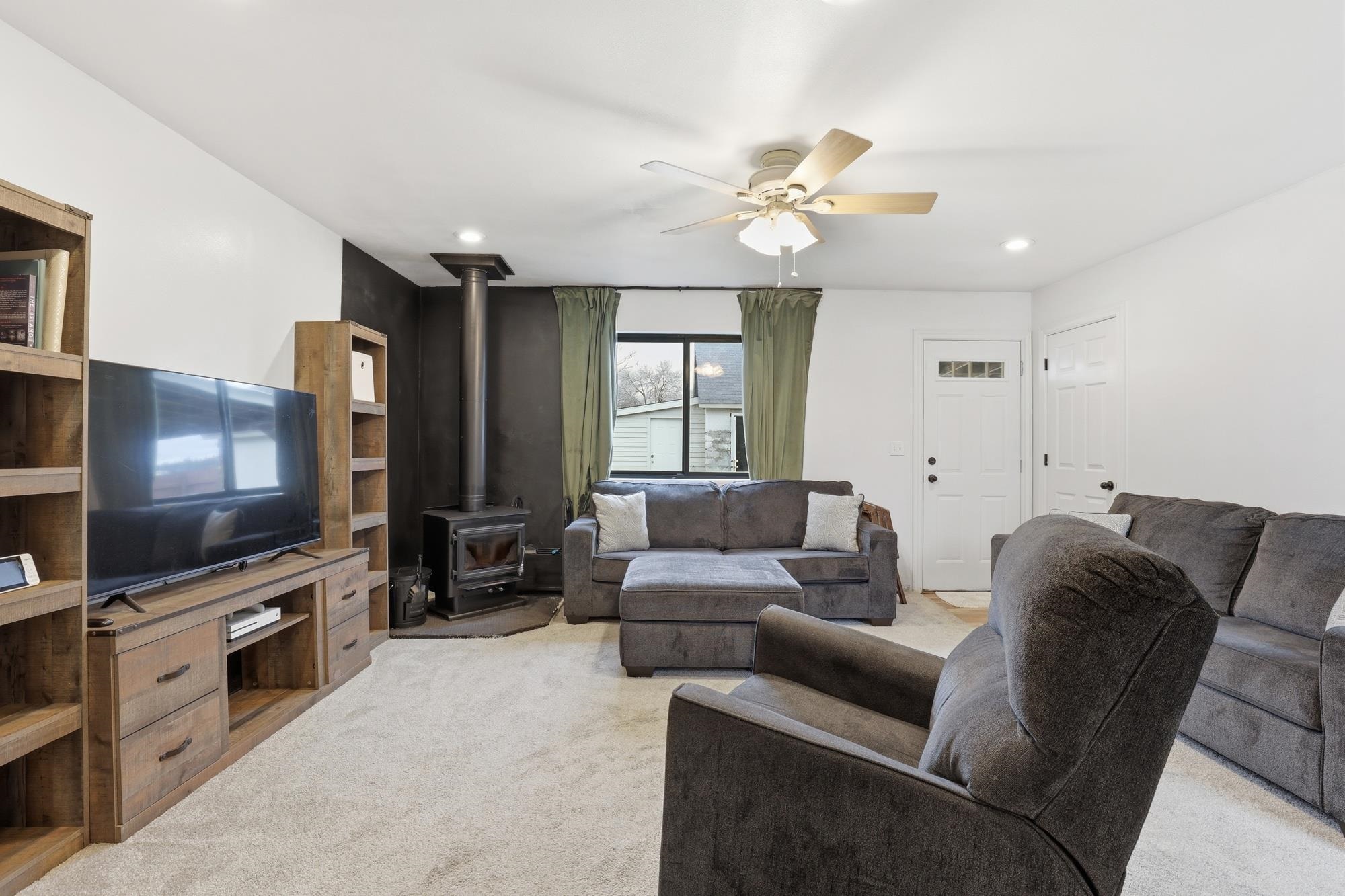 1902 E MALLON Ave - Photo 7