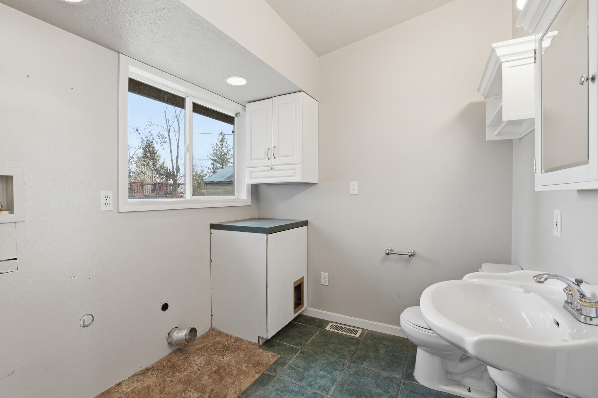 3811 E 8th Ave - Photo 17