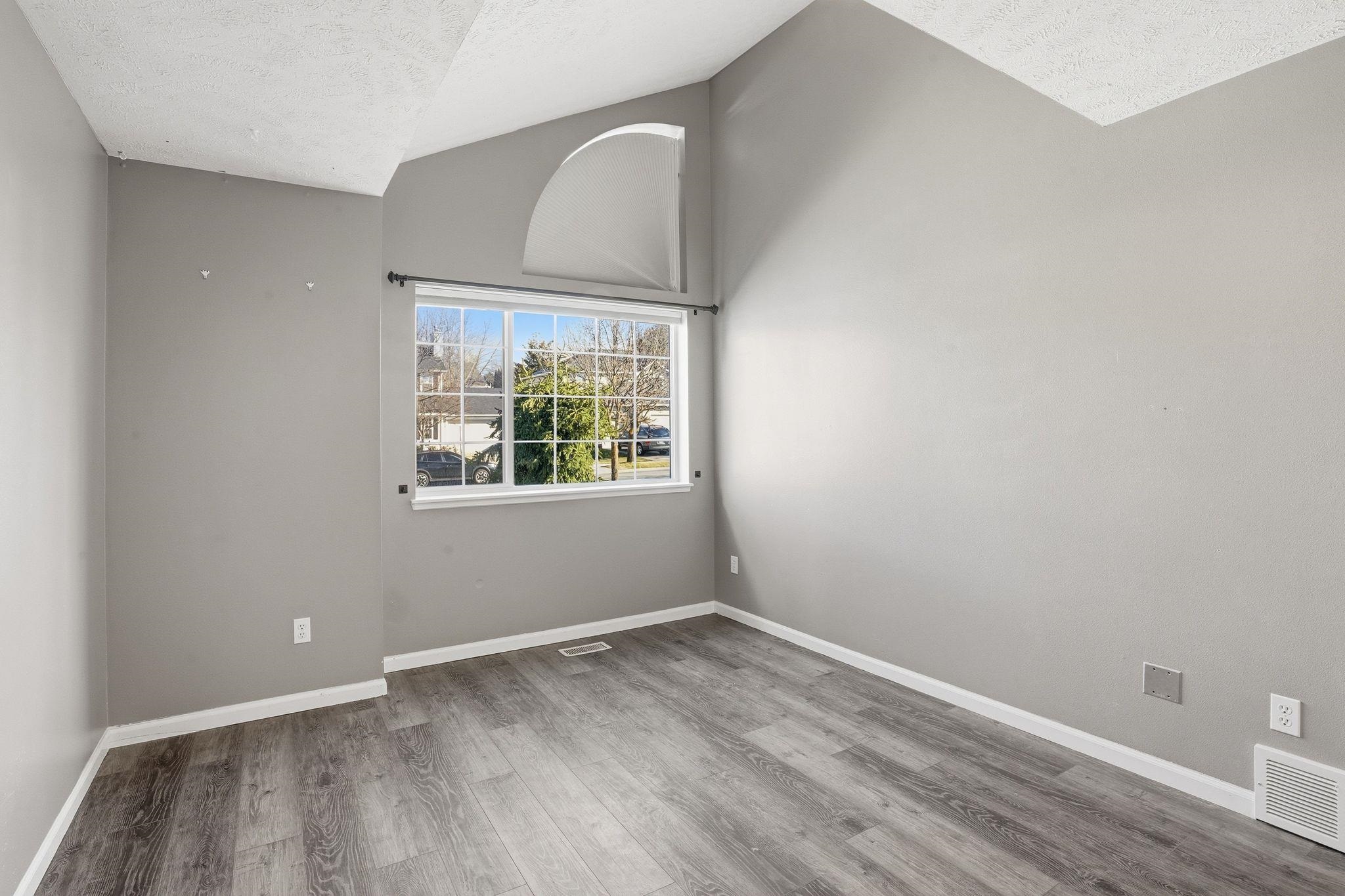 23104 E Broadway Ave - Photo 17