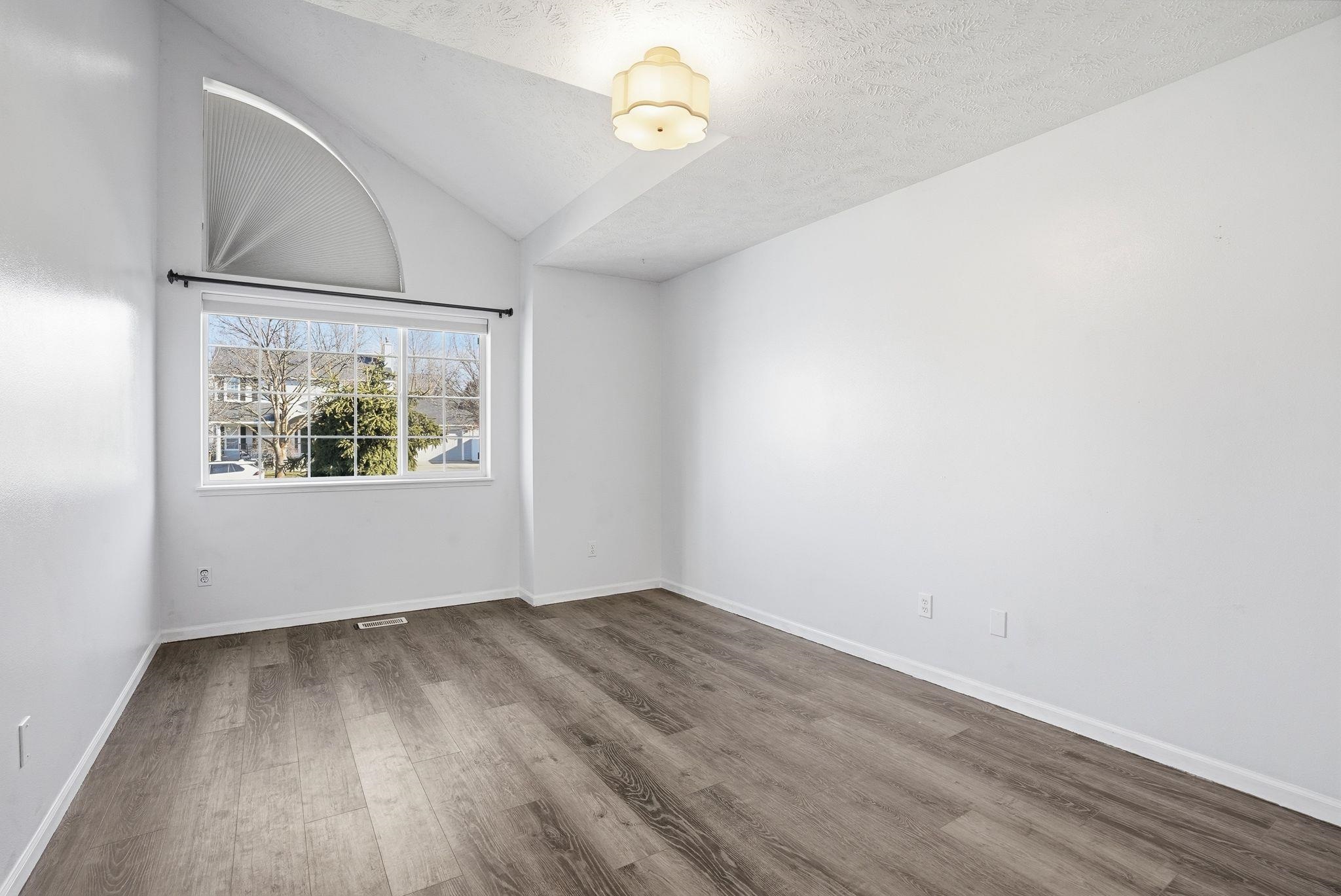 23104 E Broadway Ave - Photo 18