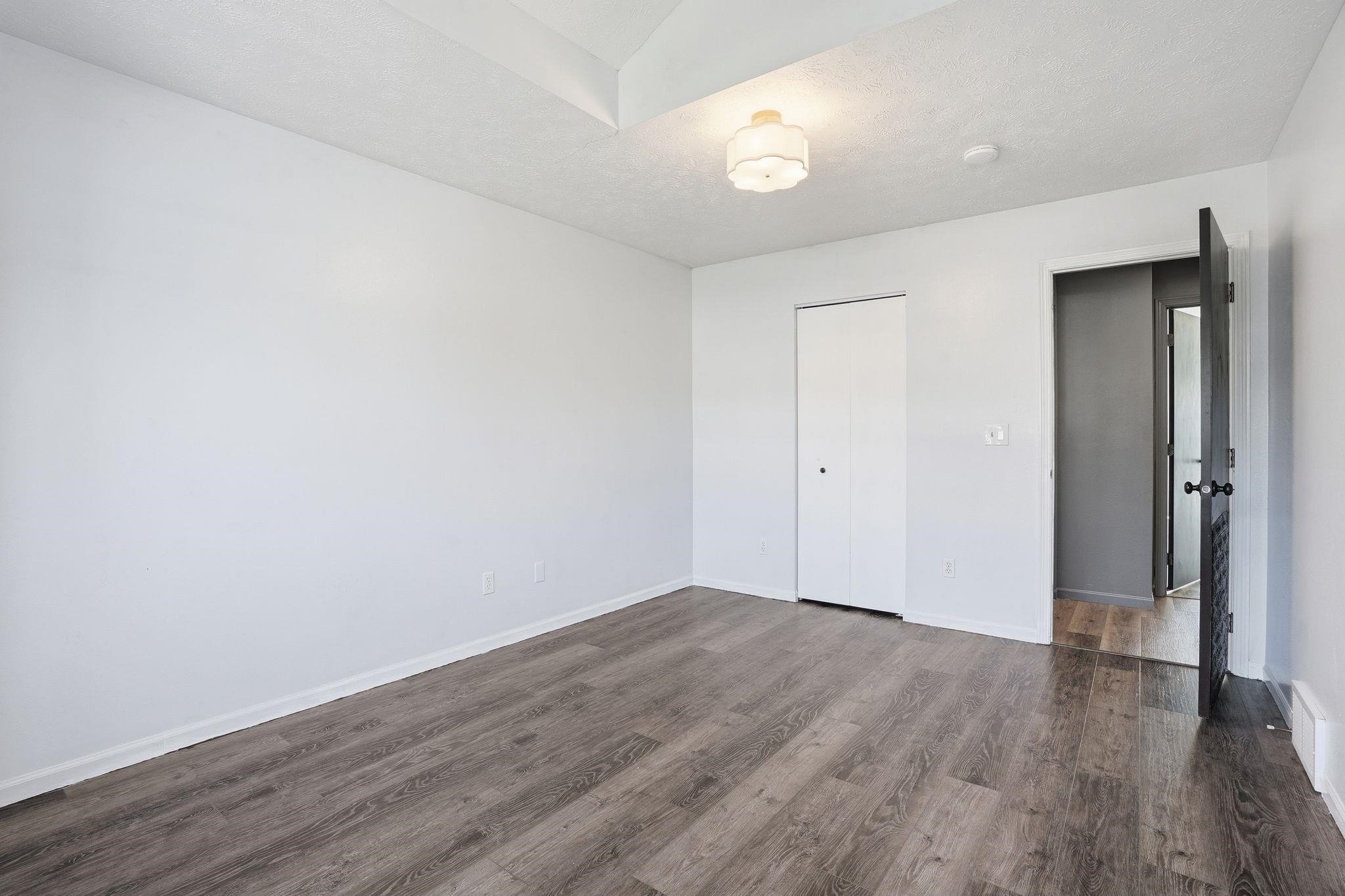 23104 E Broadway Ave - Photo 19