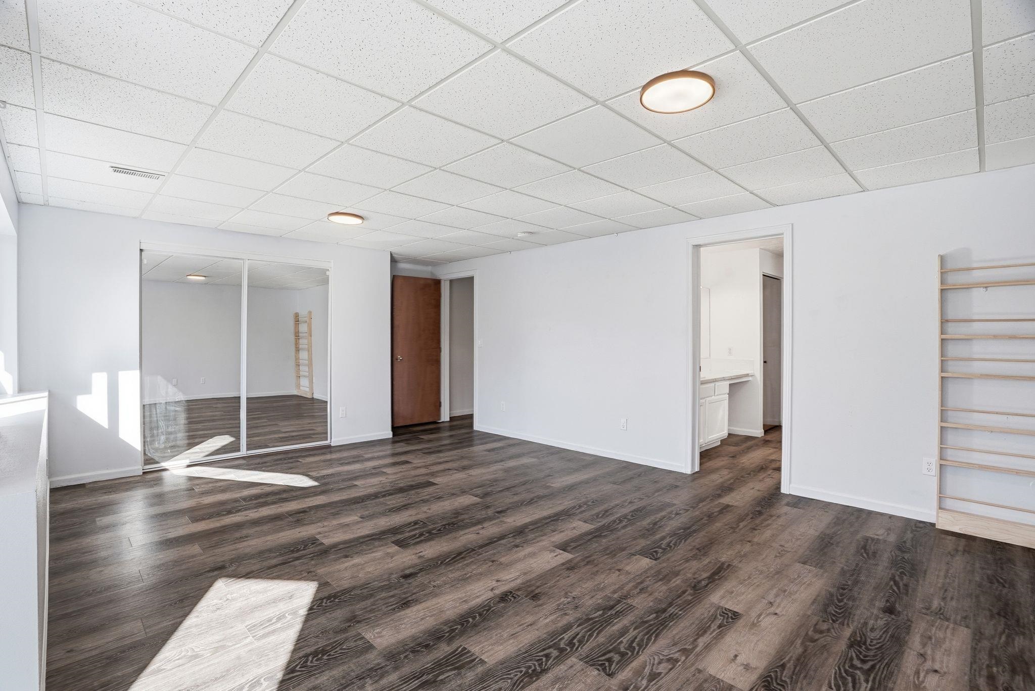 23104 E Broadway Ave - Photo 32