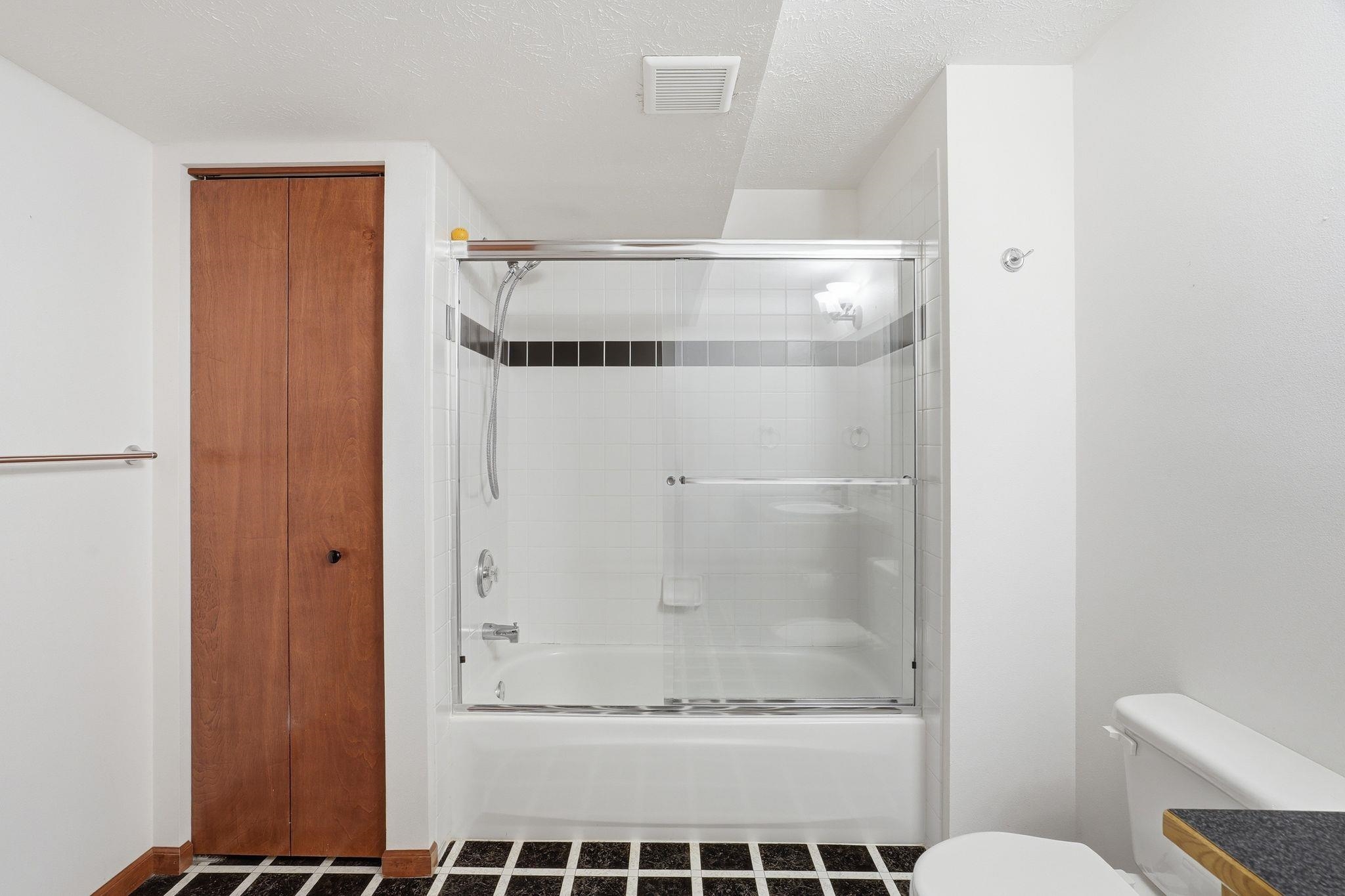 23104 E Broadway Ave - Photo 40