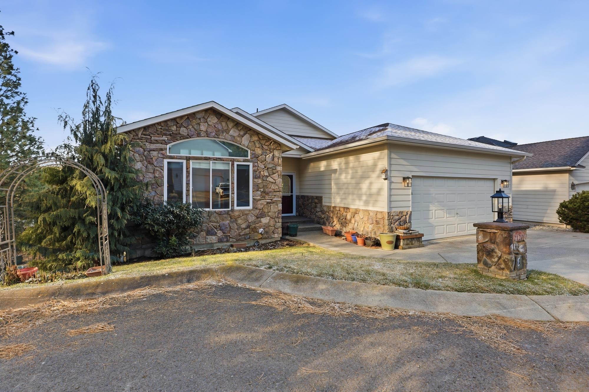 2120 E TURNBERRY Ln - Photo 2