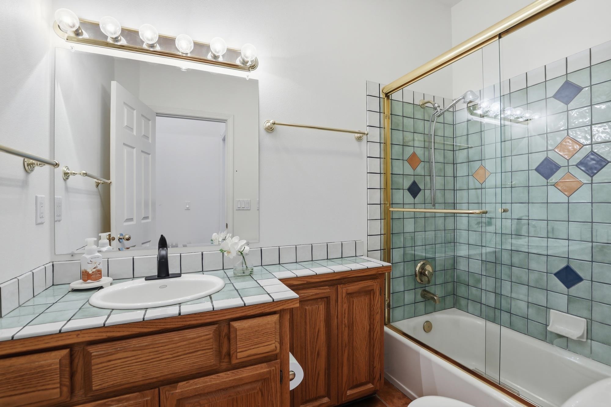 2120 E TURNBERRY Ln - Photo 24