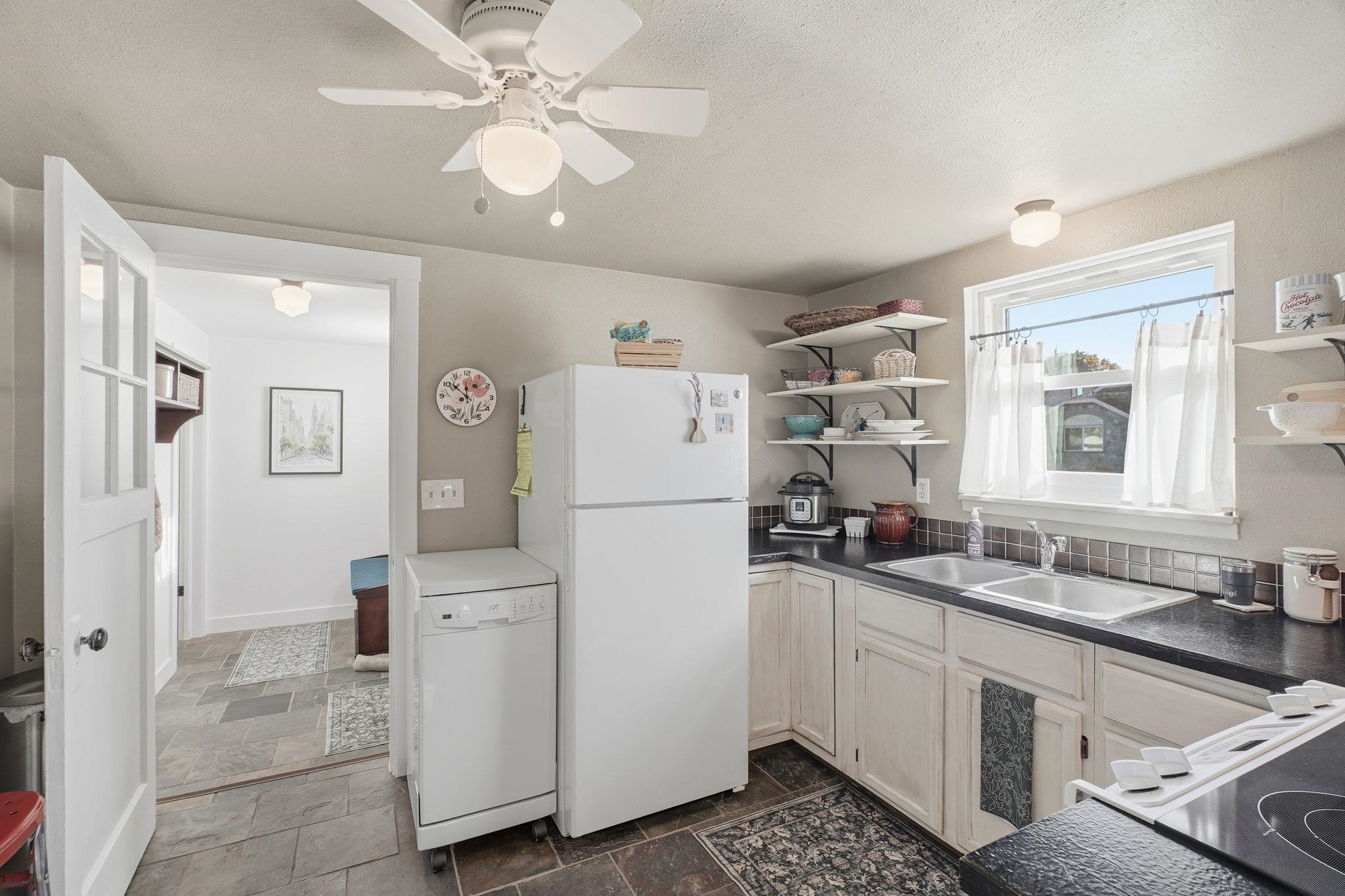 3215 S Ray St - Photo 7