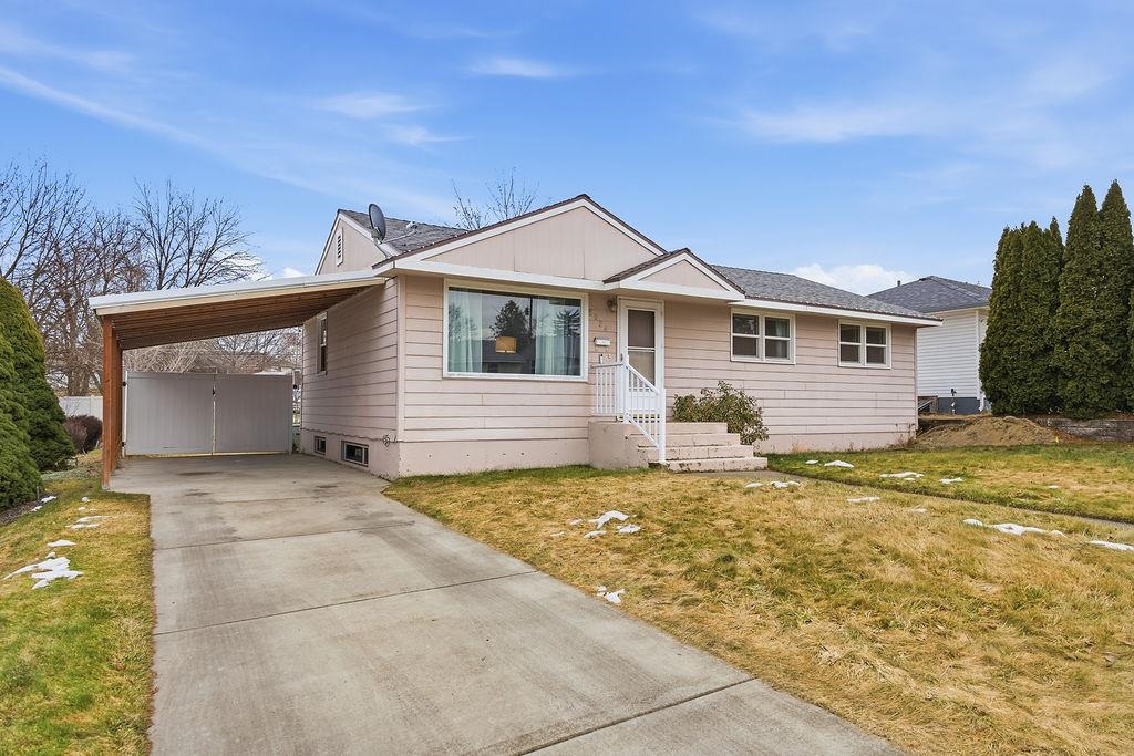 5924 N BELT St - Photo 1