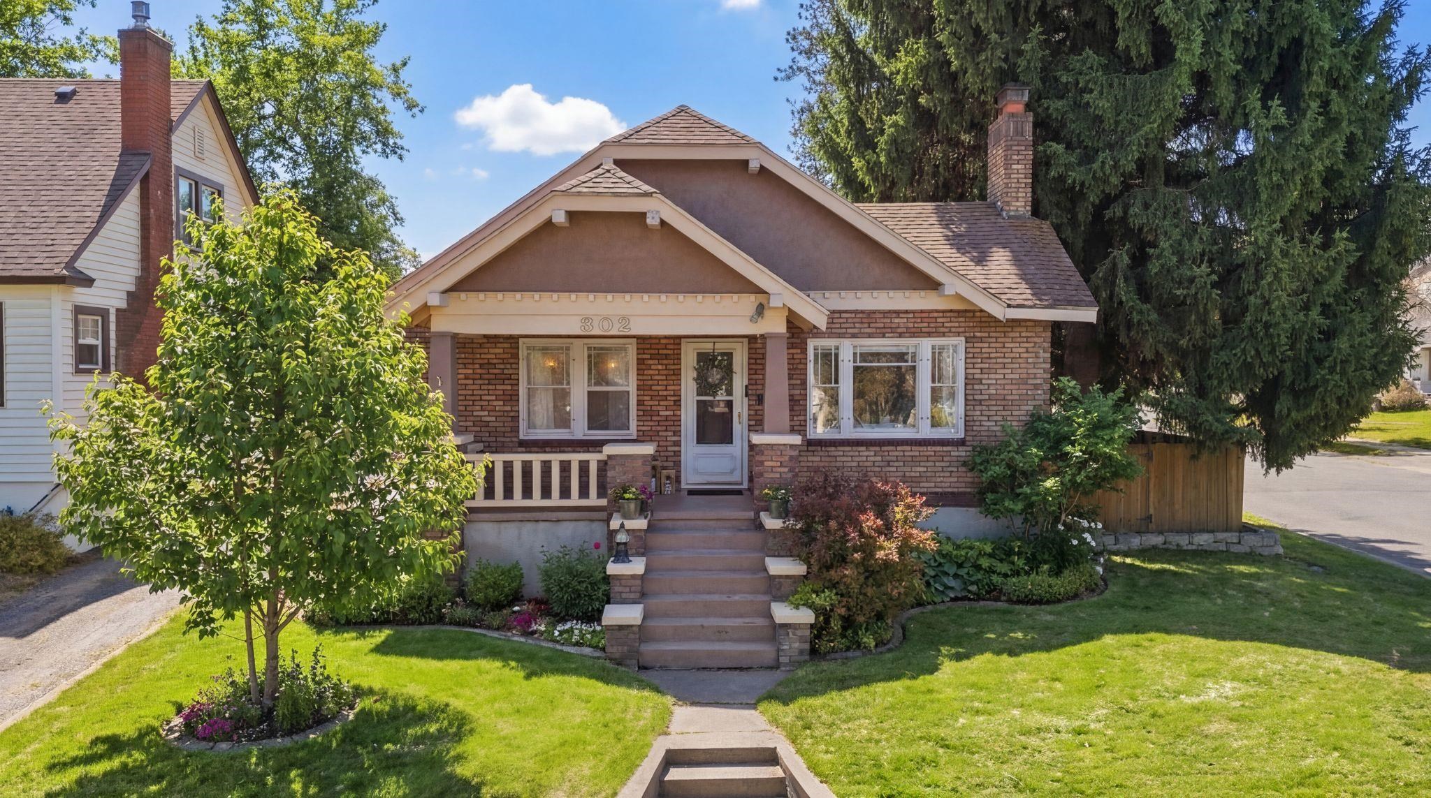 302 E 29th Ave - Photo 1