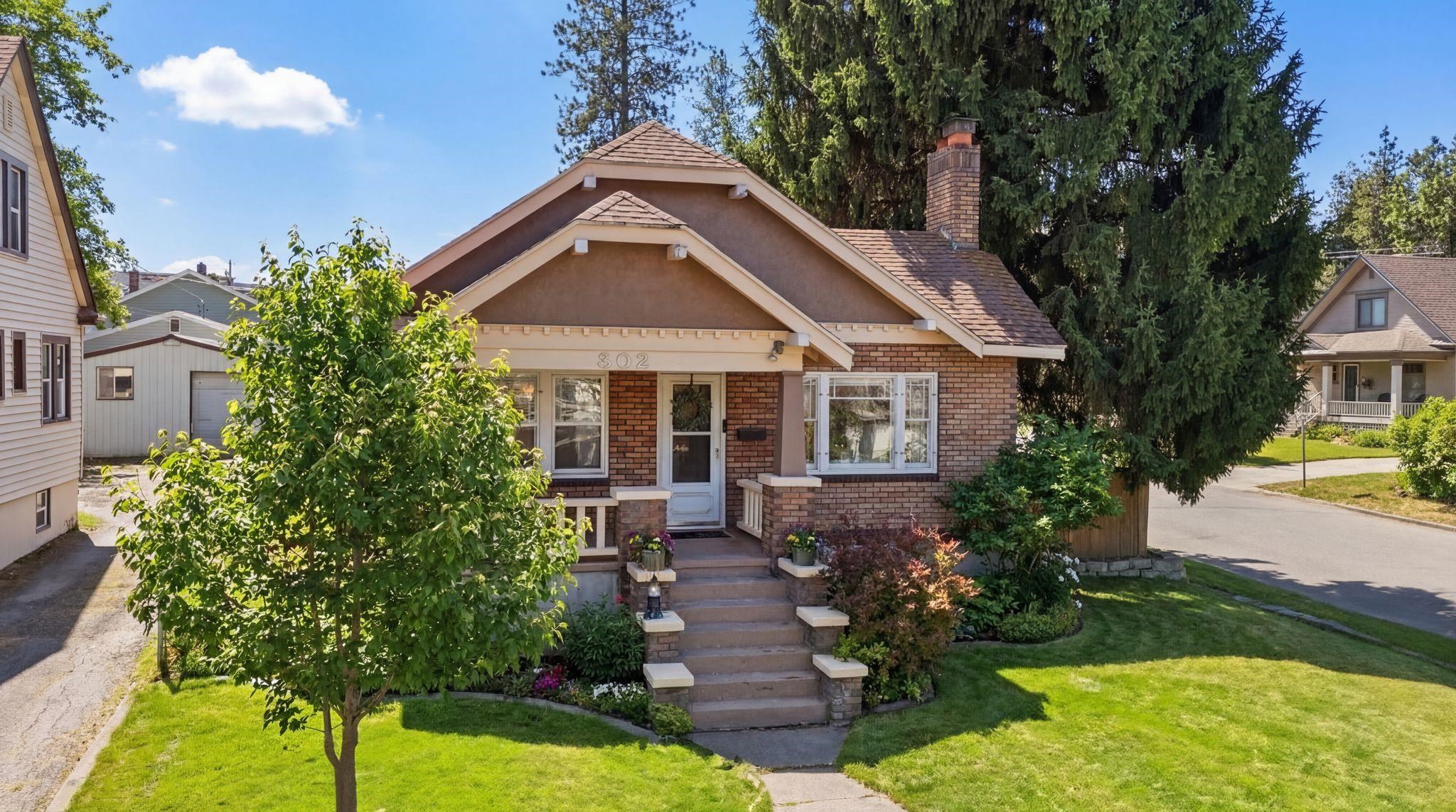 302 E 29th Ave - Photo 2