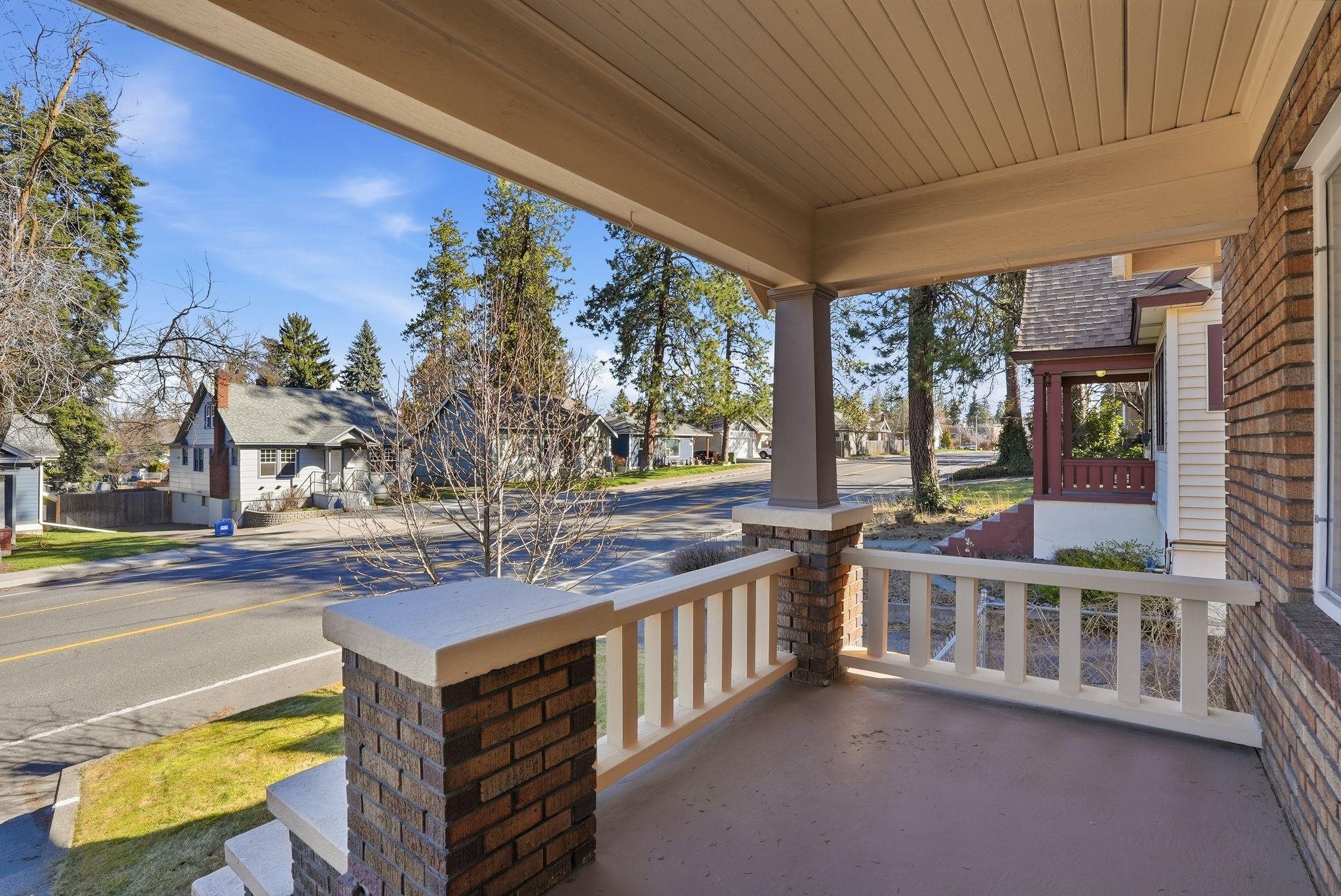 302 E 29th Ave - Photo 4