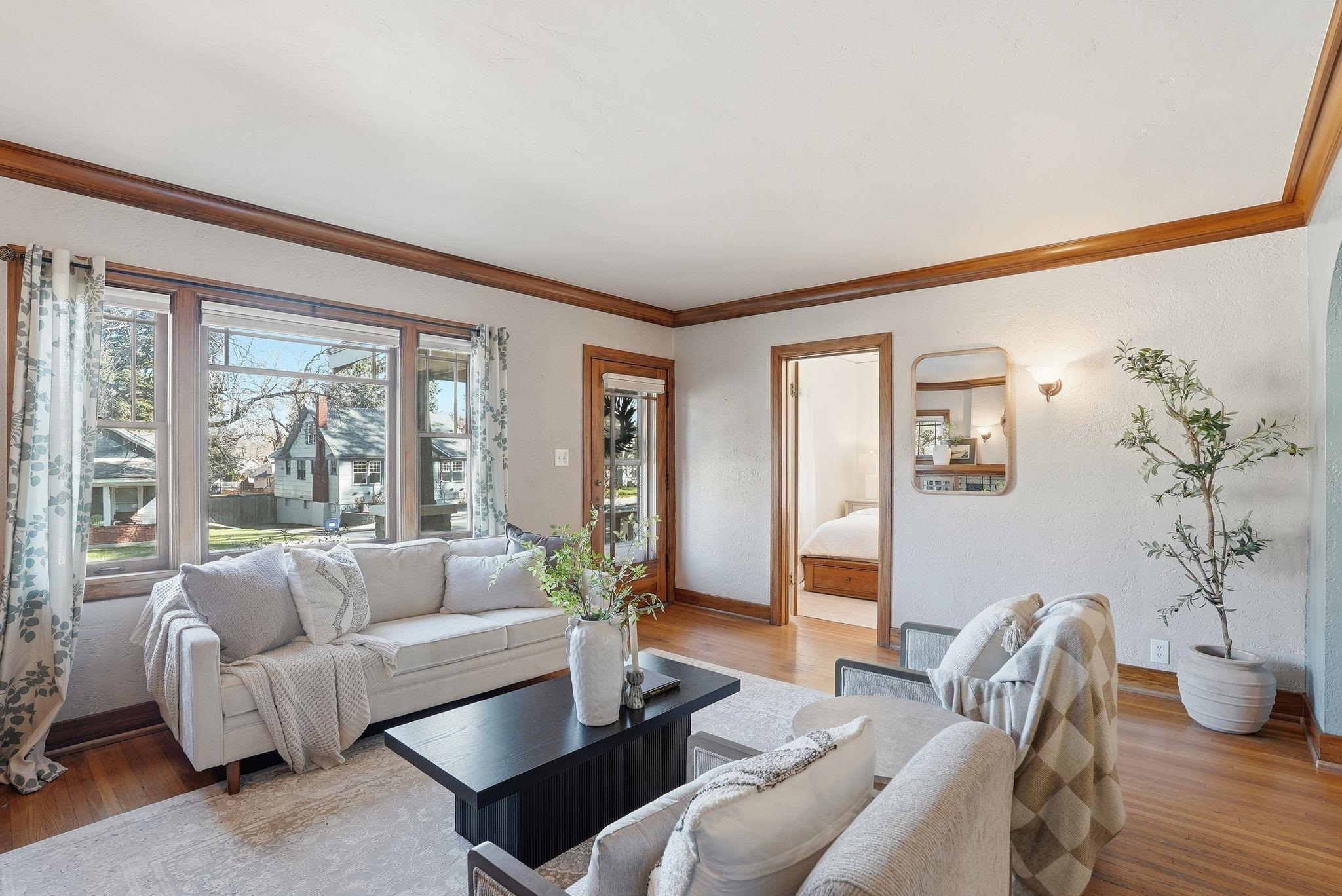 302 E 29th Ave - Photo 8