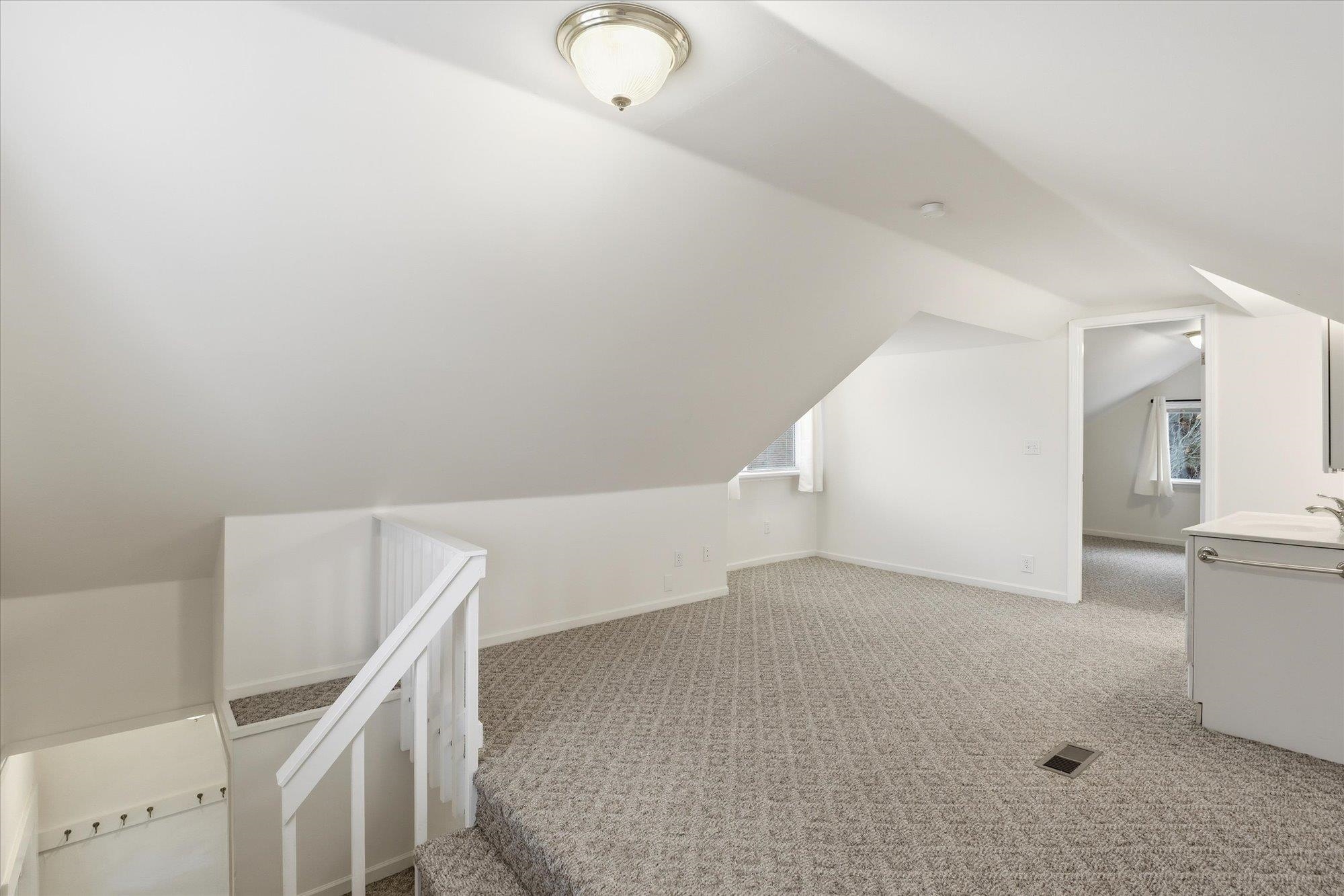 707 E 8TH Ave - Photo 17