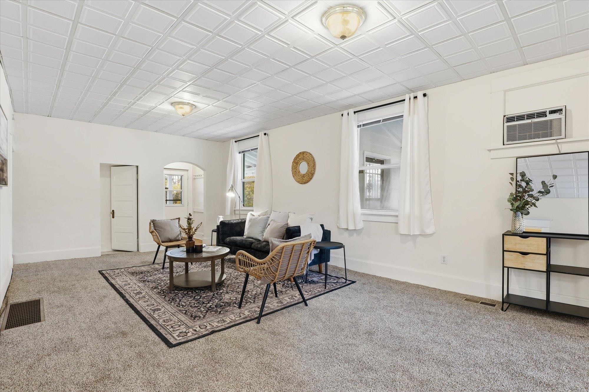 707 E 8TH Ave - Photo 5