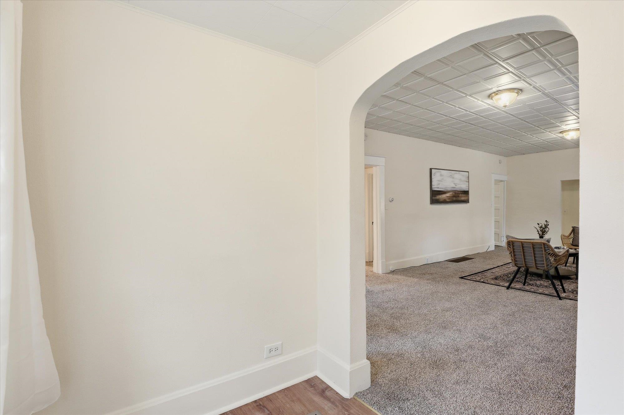 707 E 8TH Ave - Photo 7