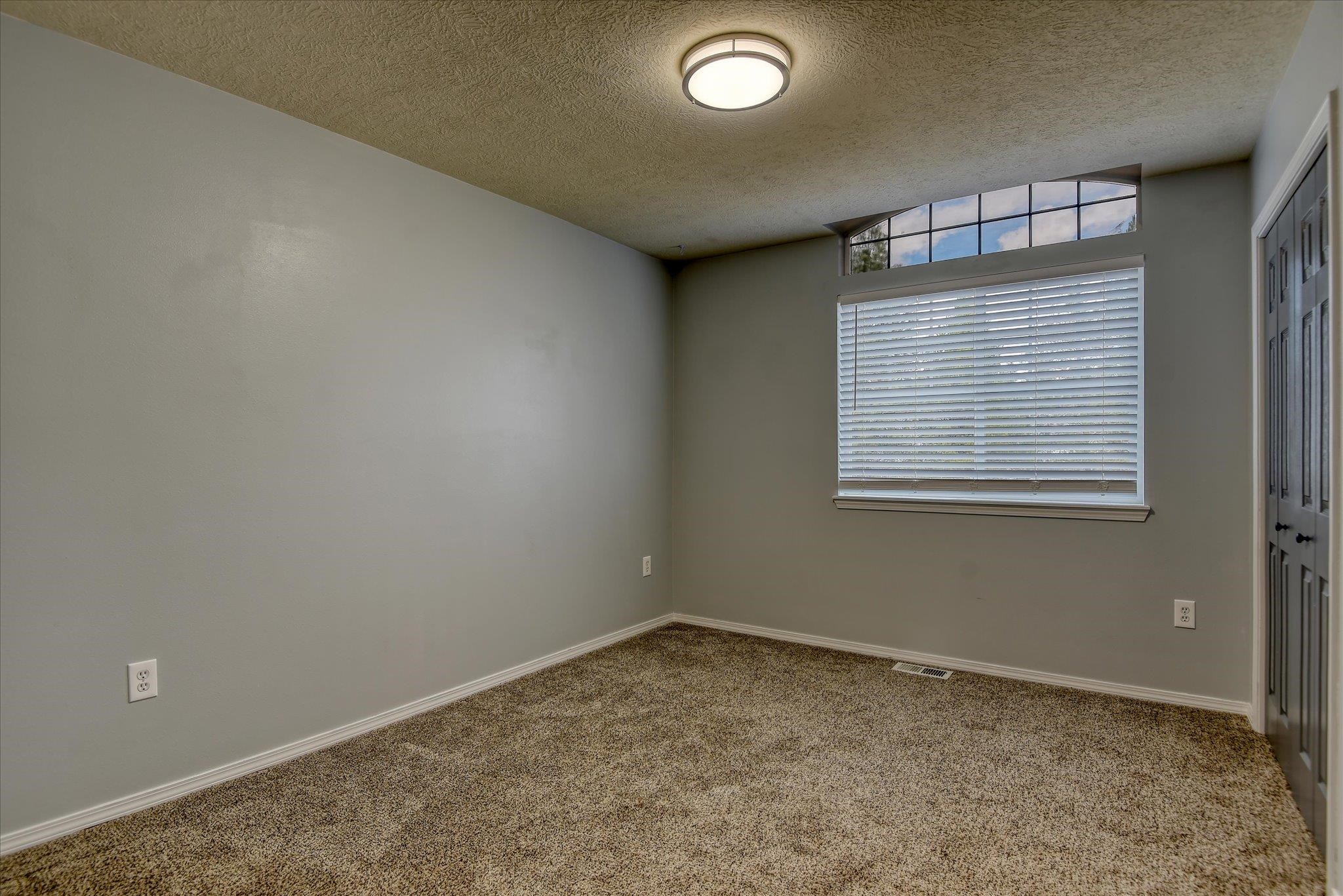 716 E Bonnie Lynn Ln - Photo 19