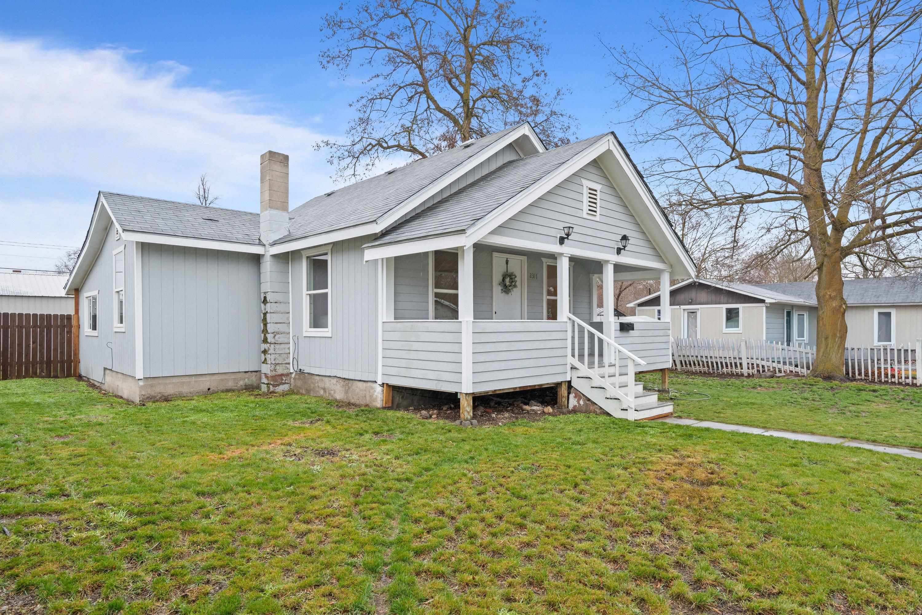 2317 E 6th Ave - Photo 3