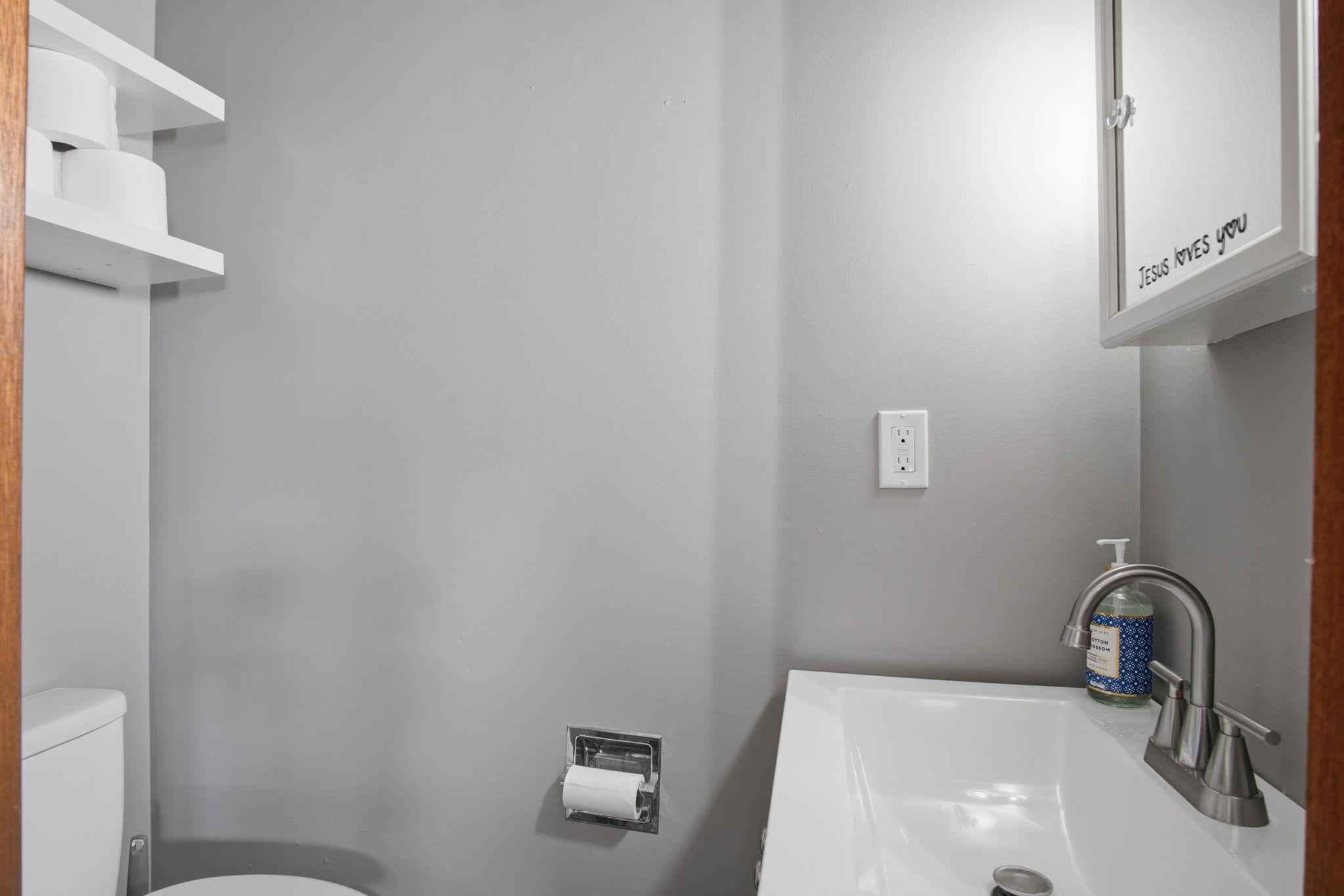 1110 W QUEEN Ave - Photo 16