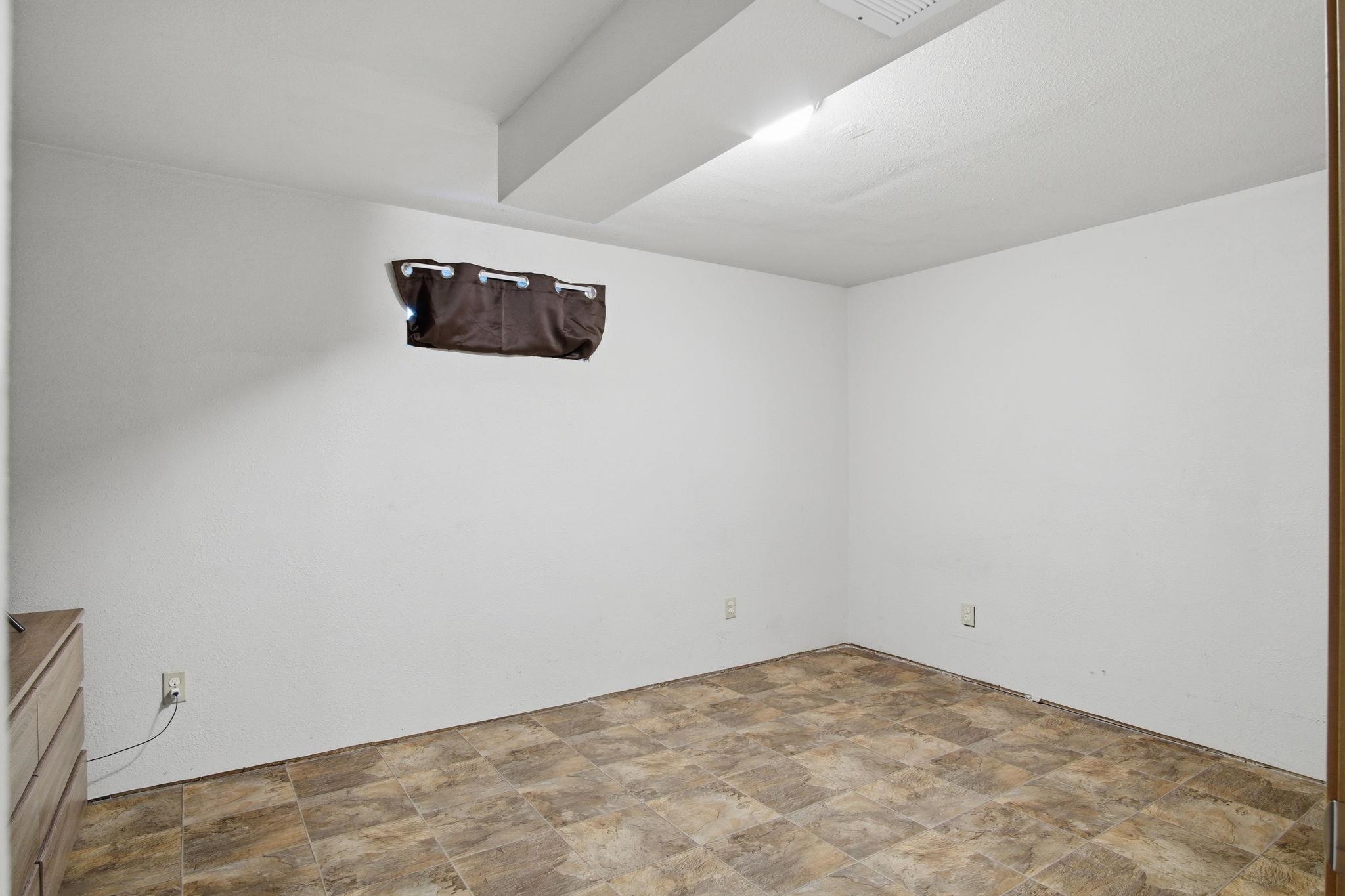 1110 W QUEEN Ave - Photo 17