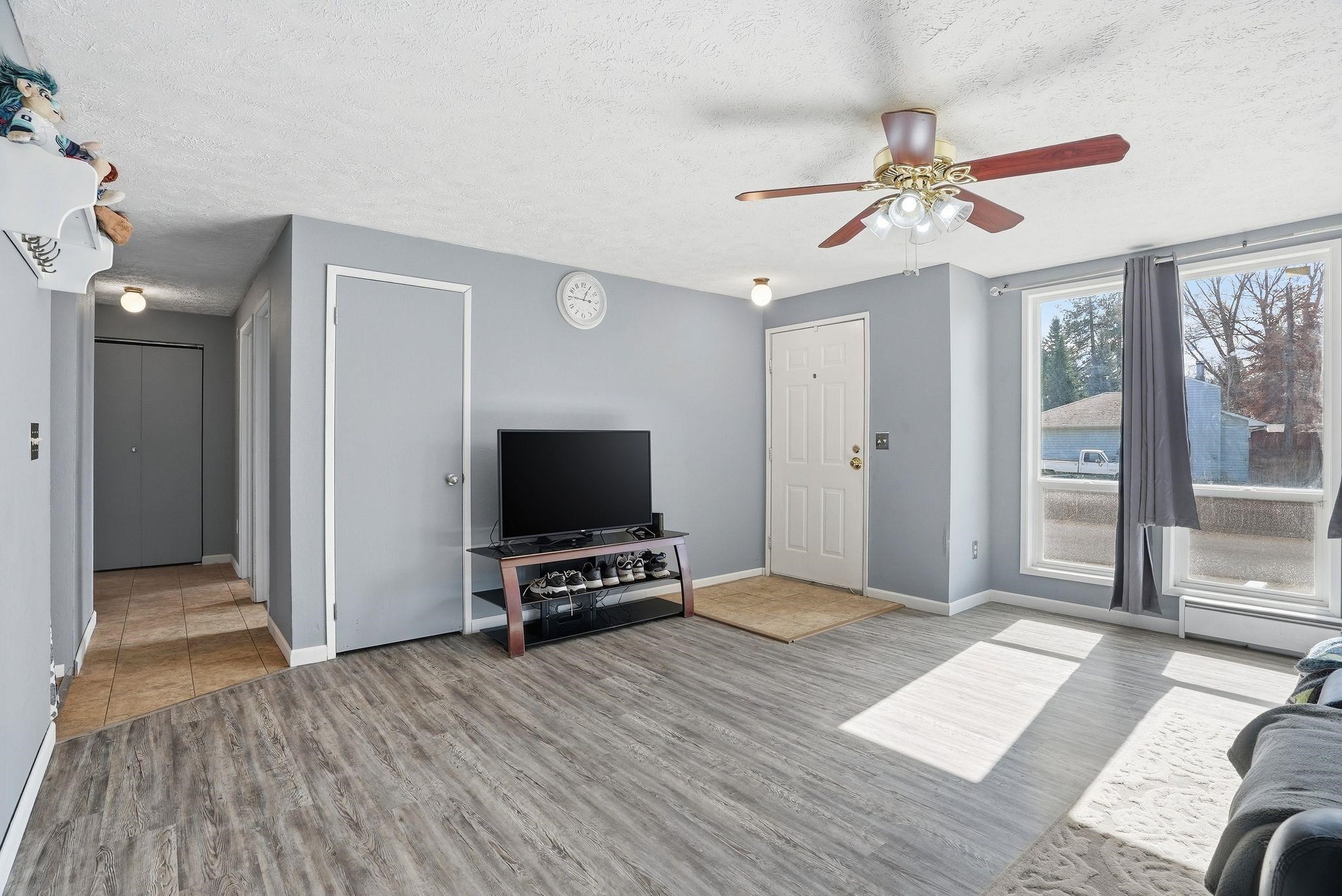 1045 E Evergreen Dr - Photo 5