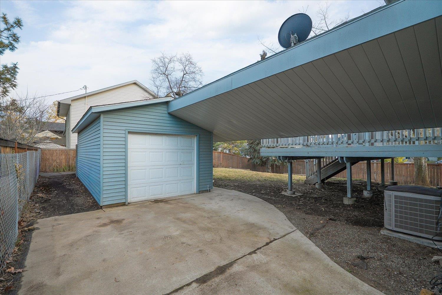 3421 S Myrtle St - Photo 3