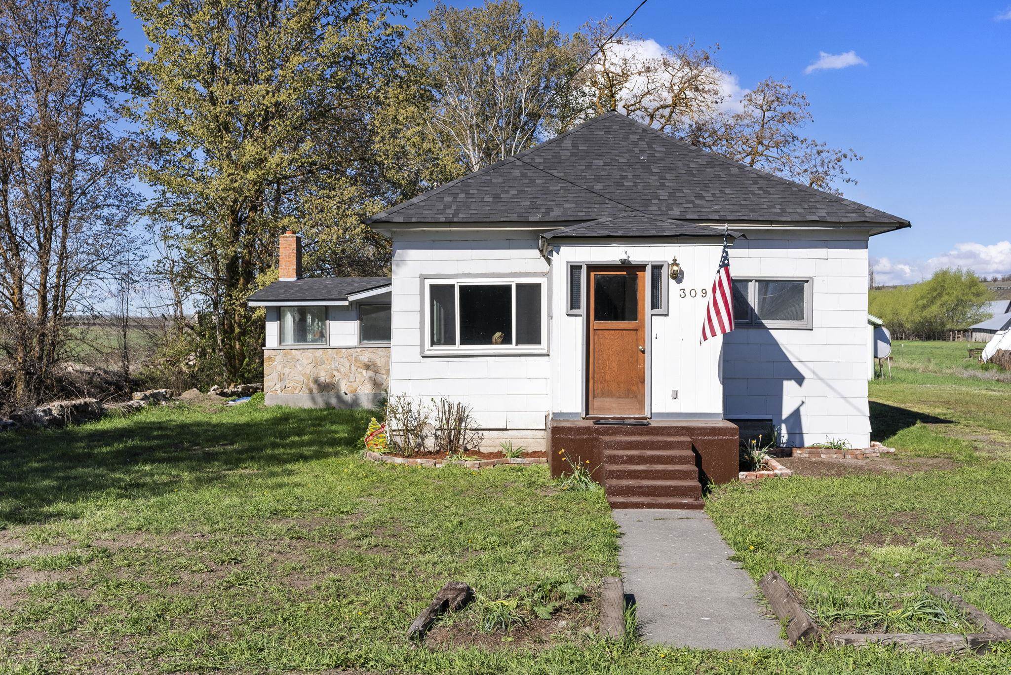 309 N H St - Photo 1