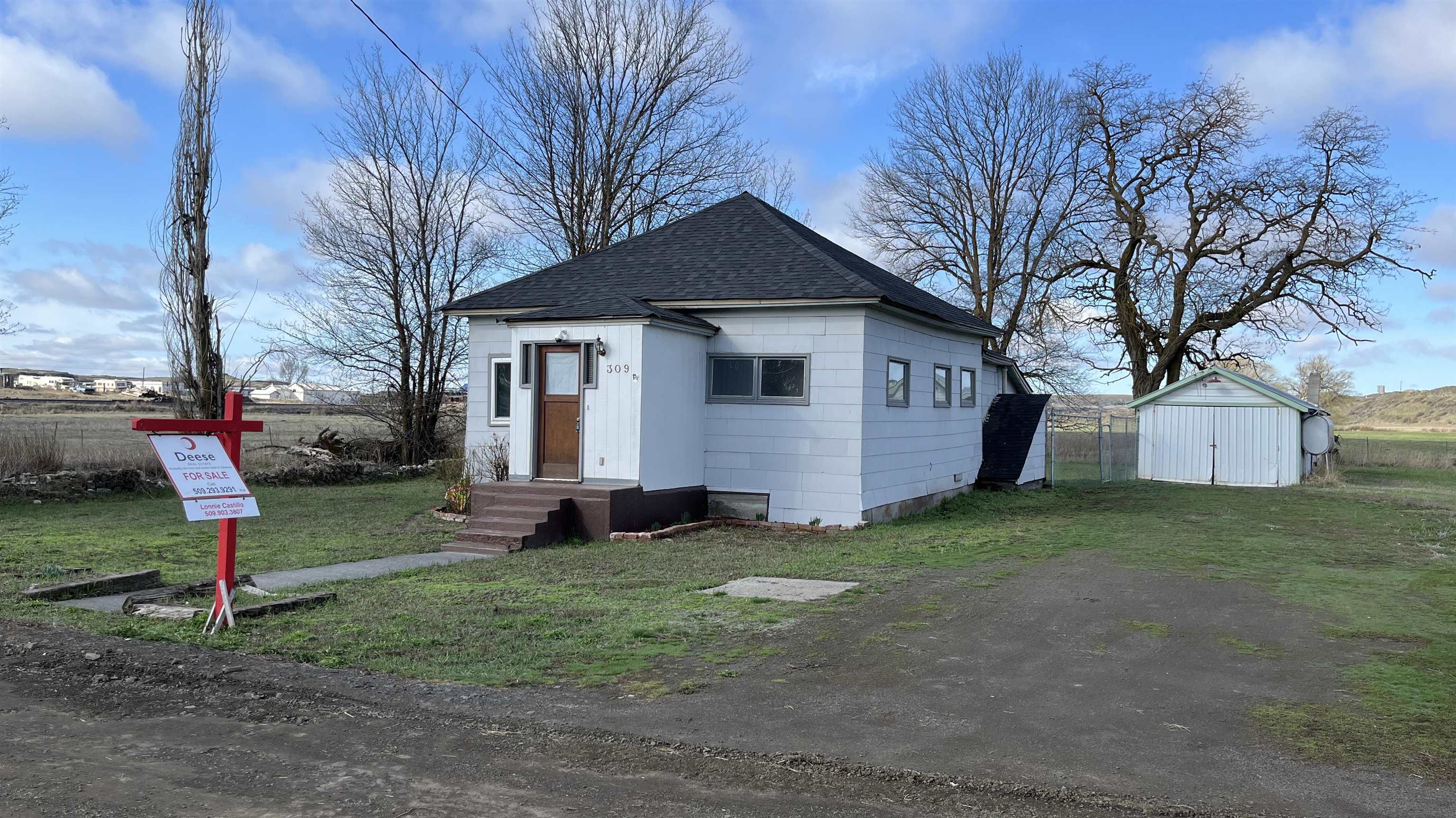 309 N H St - Photo 2