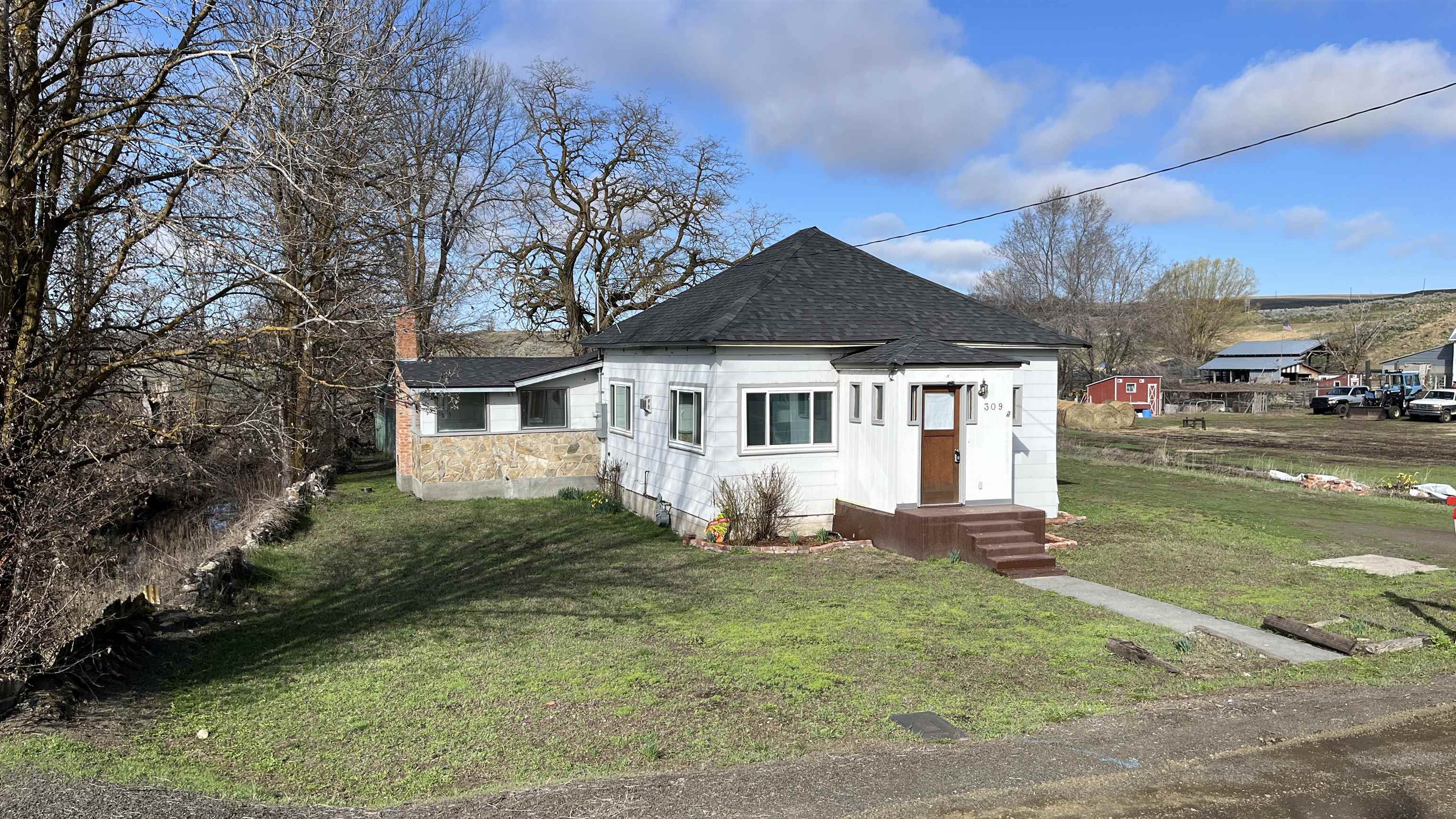 309 N H St - Photo 3