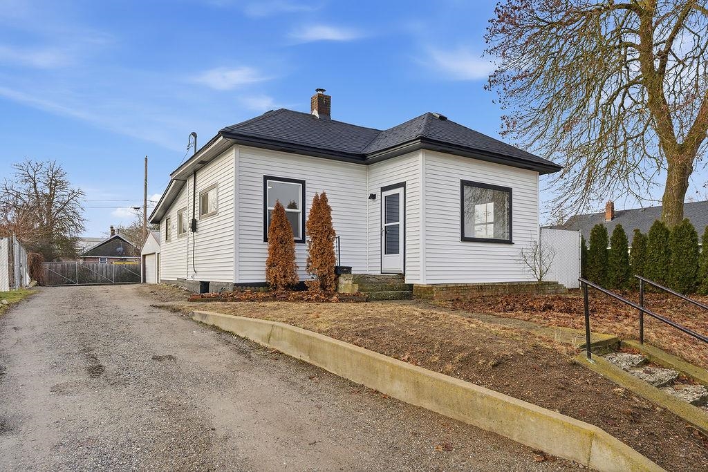 2804 E Rowan Ave - Photo 1