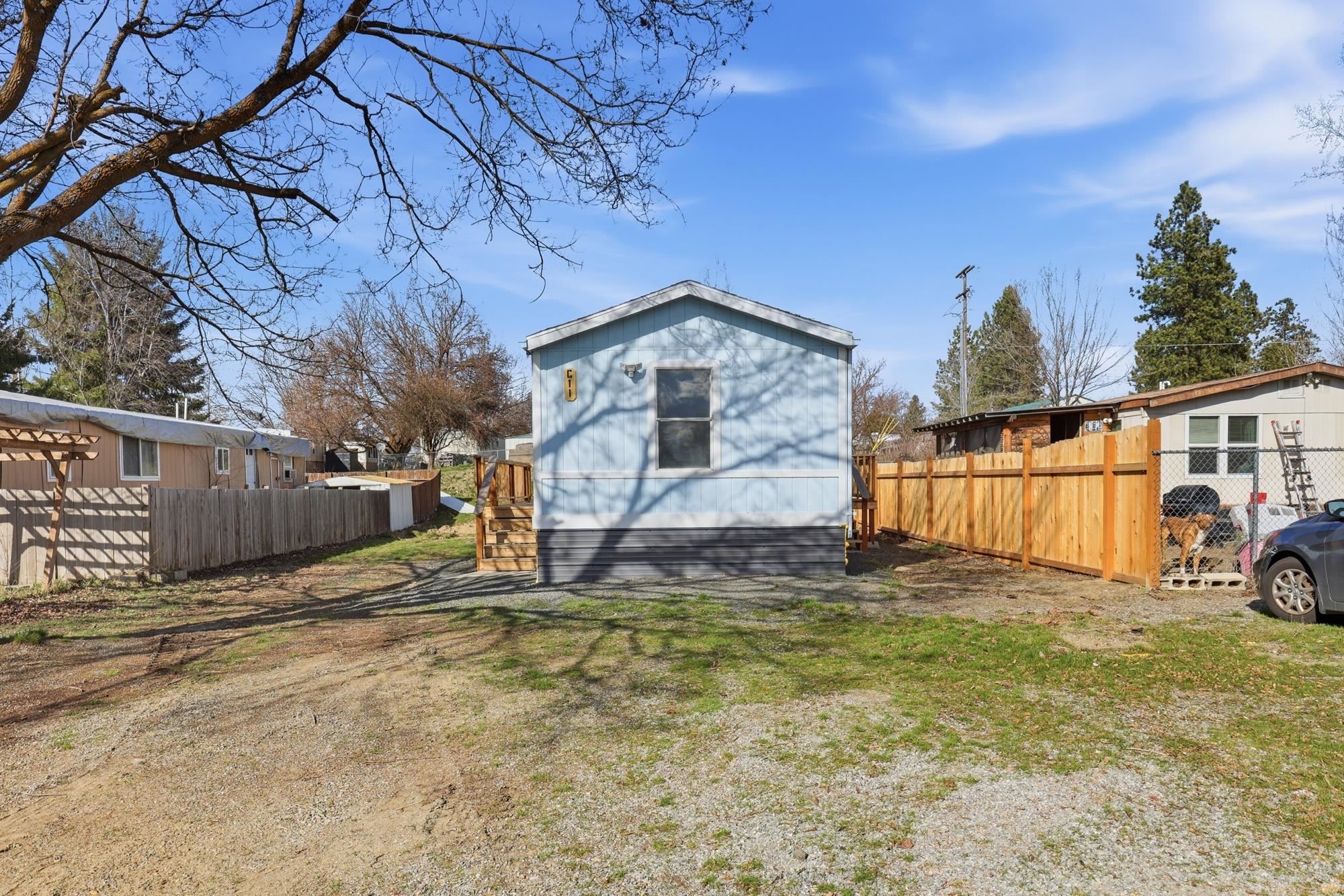 11705 N Wilson St - Photo 2