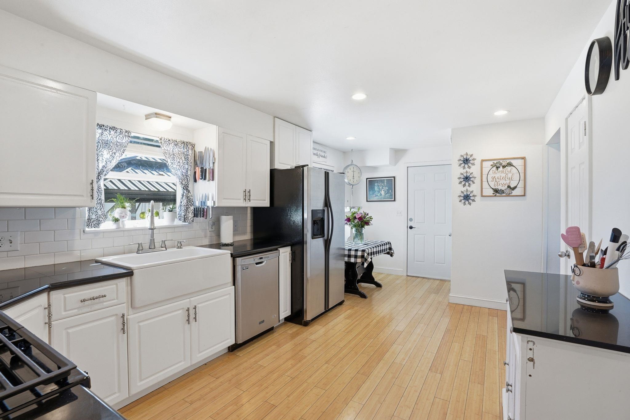 1108 N Willow Rd - Photo 11
