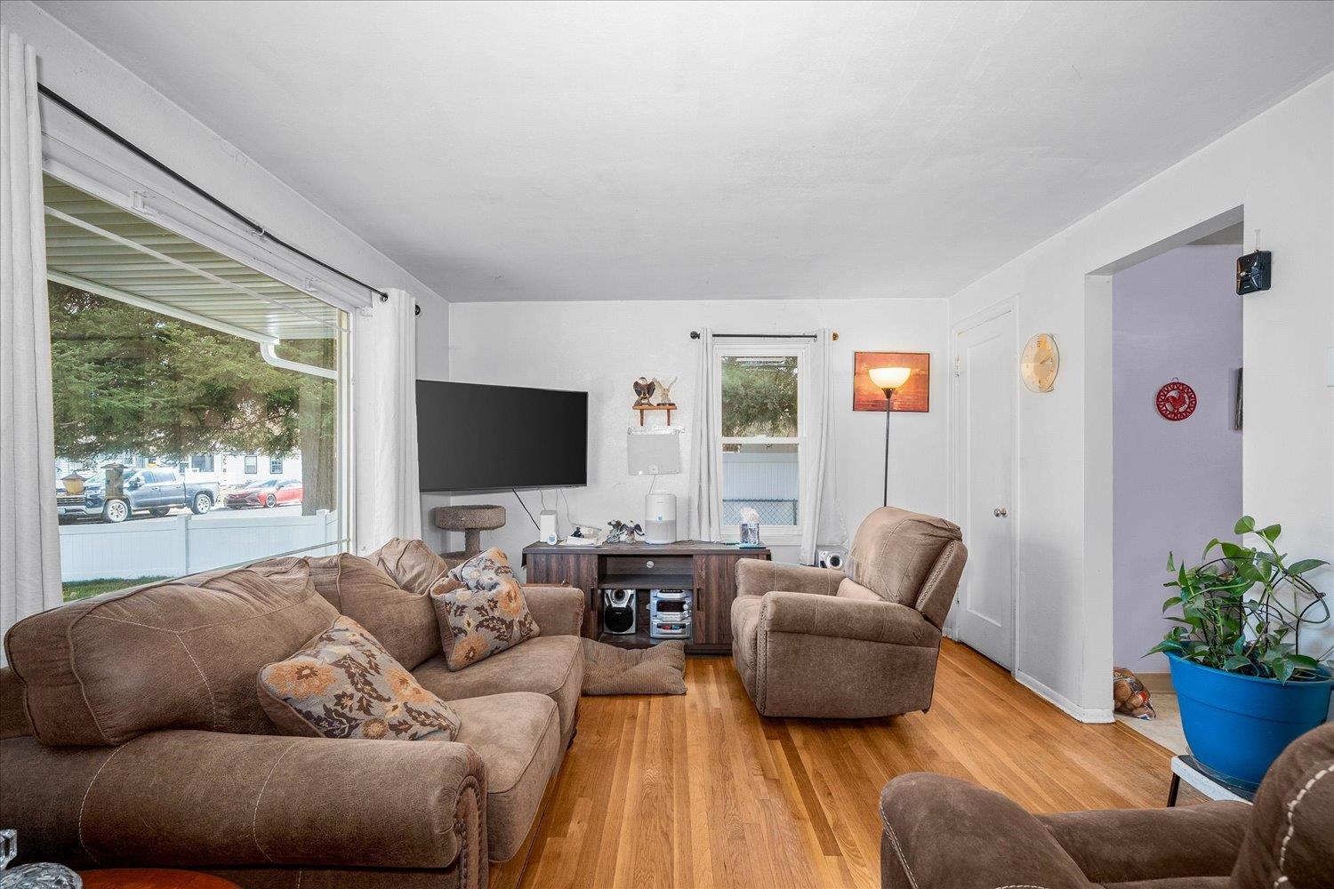 5703 N D St - Photo 3