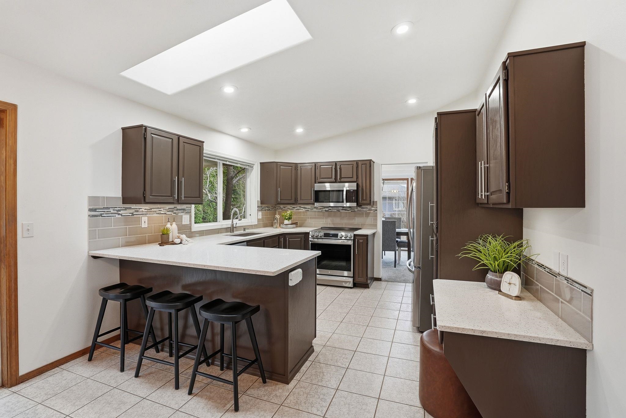 8010 N Stephanie St - Photo 11