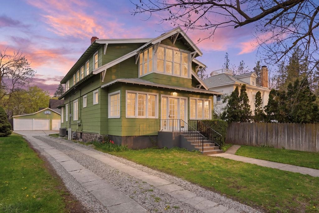 2114 S Grand Blvd - Photo 1