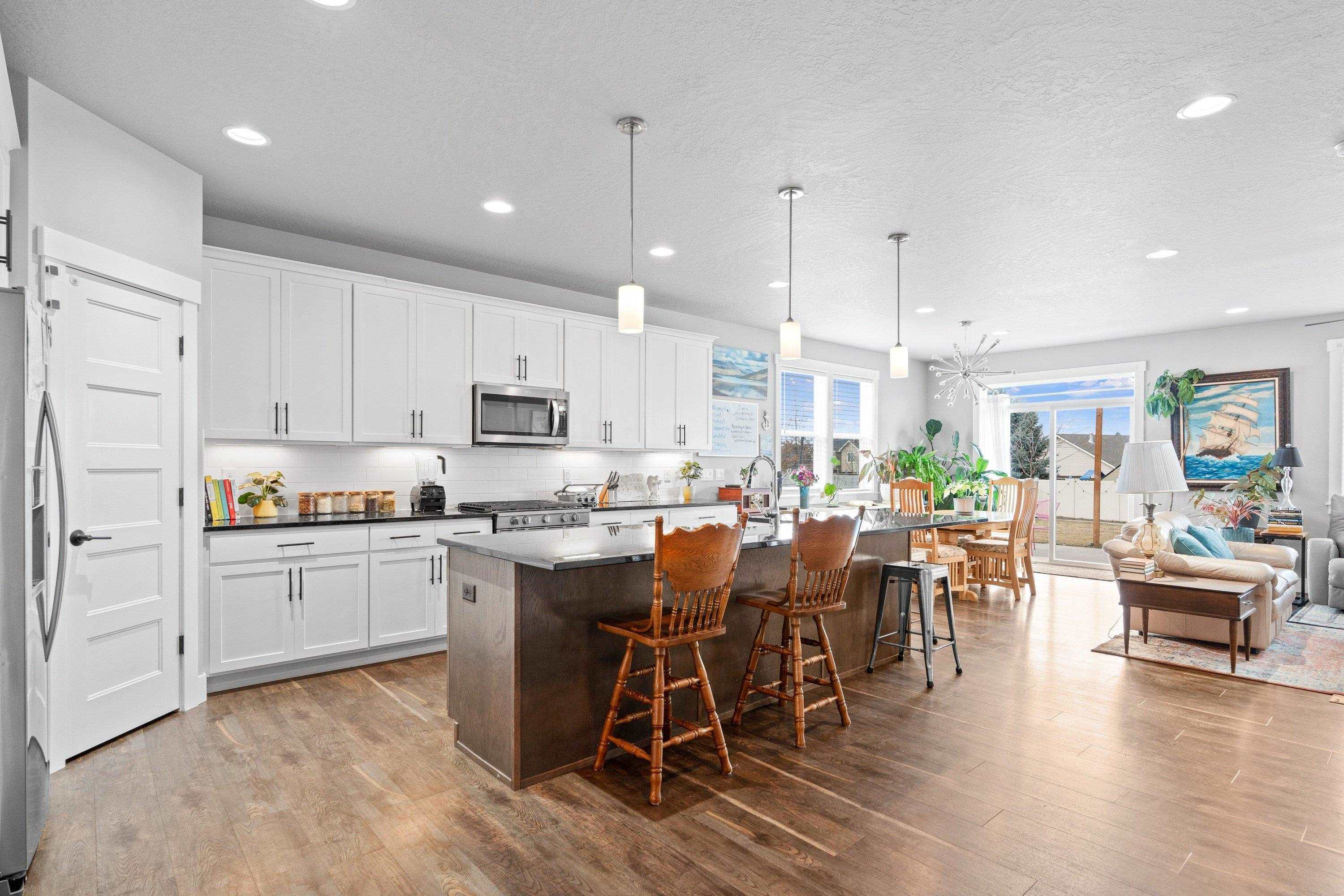 1737 N Meyers Ct - Photo 5