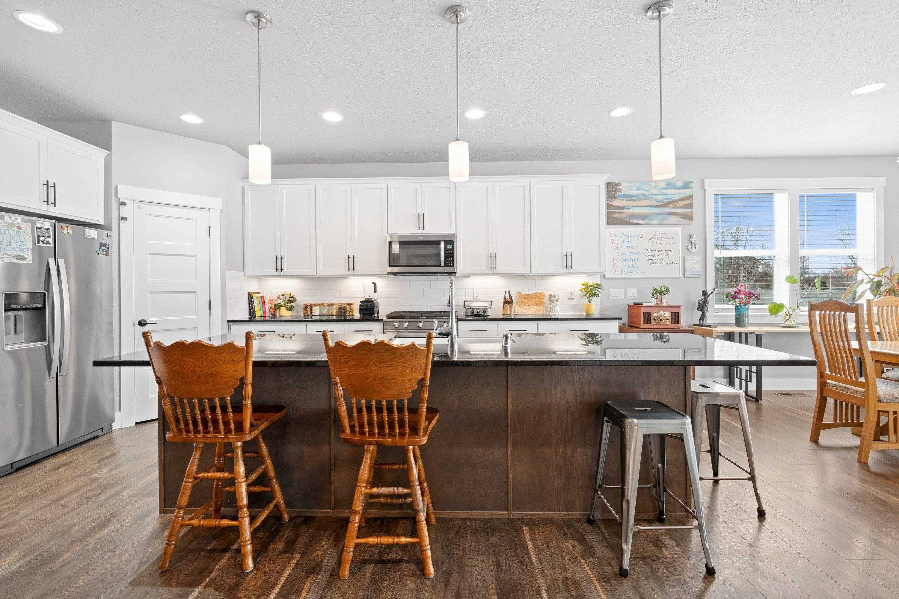 1737 N Meyers Ct - Photo 8