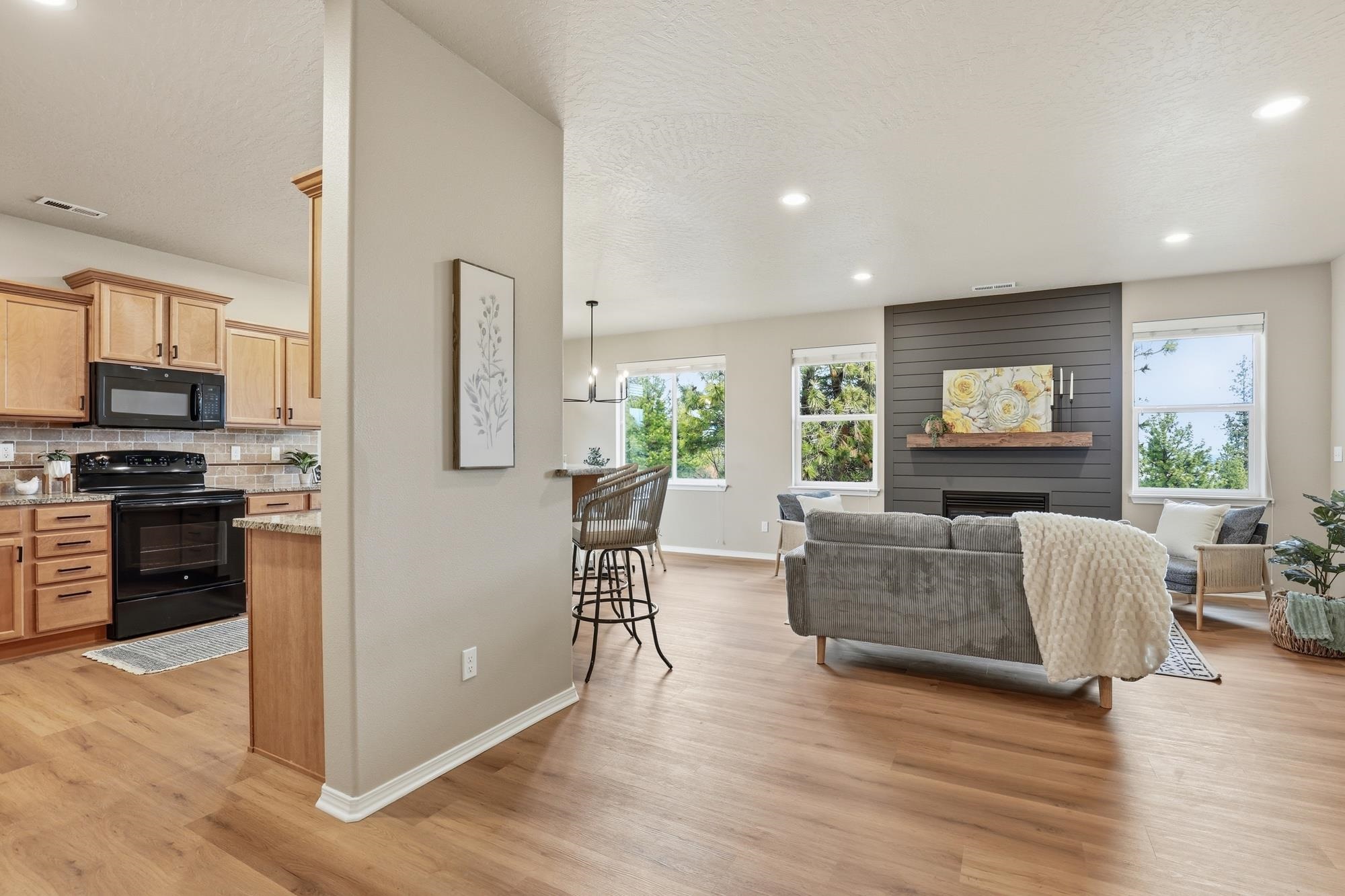 4605 E 22nd Ct - Photo 12