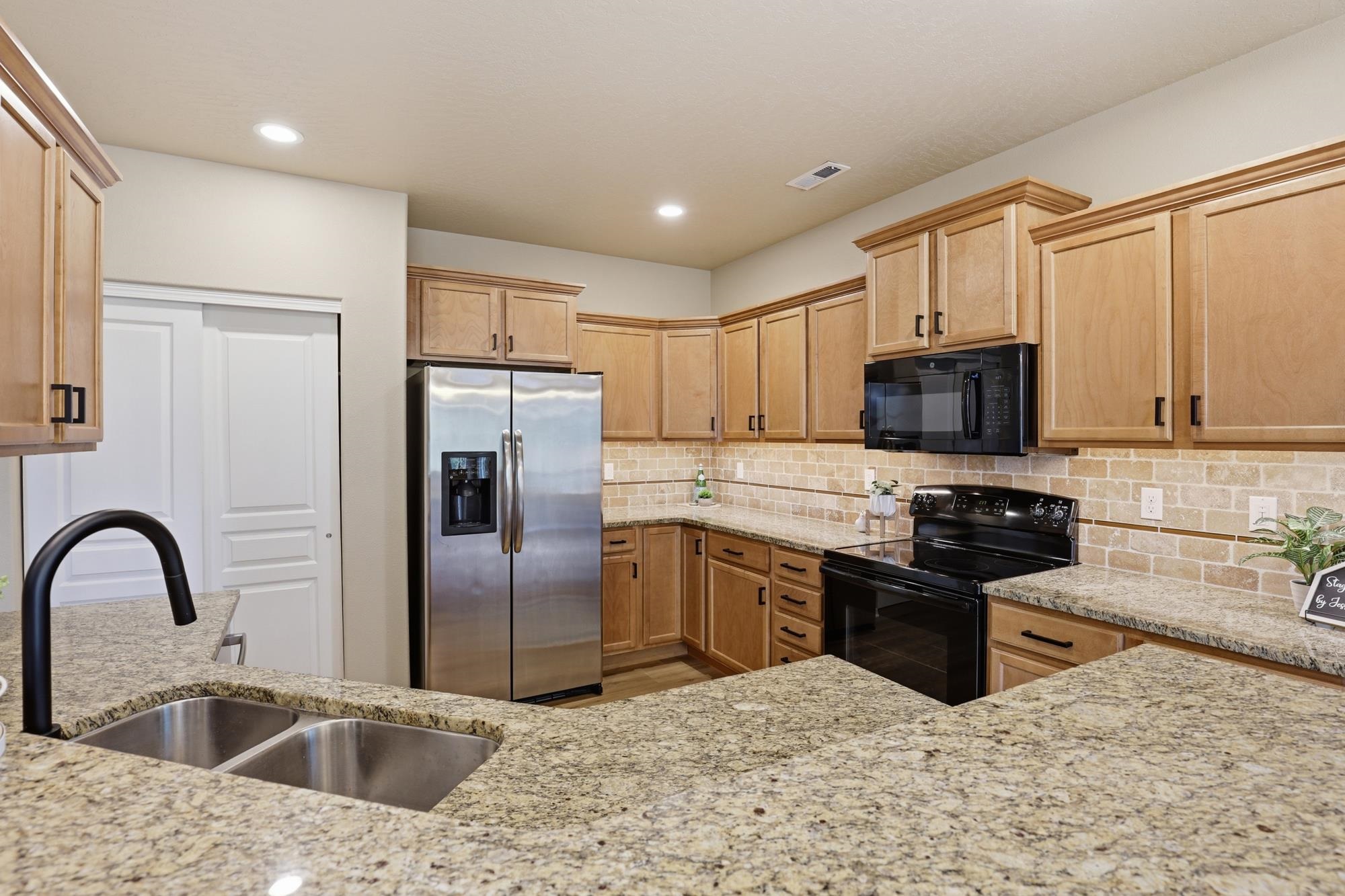 4605 E 22nd Ct - Photo 14