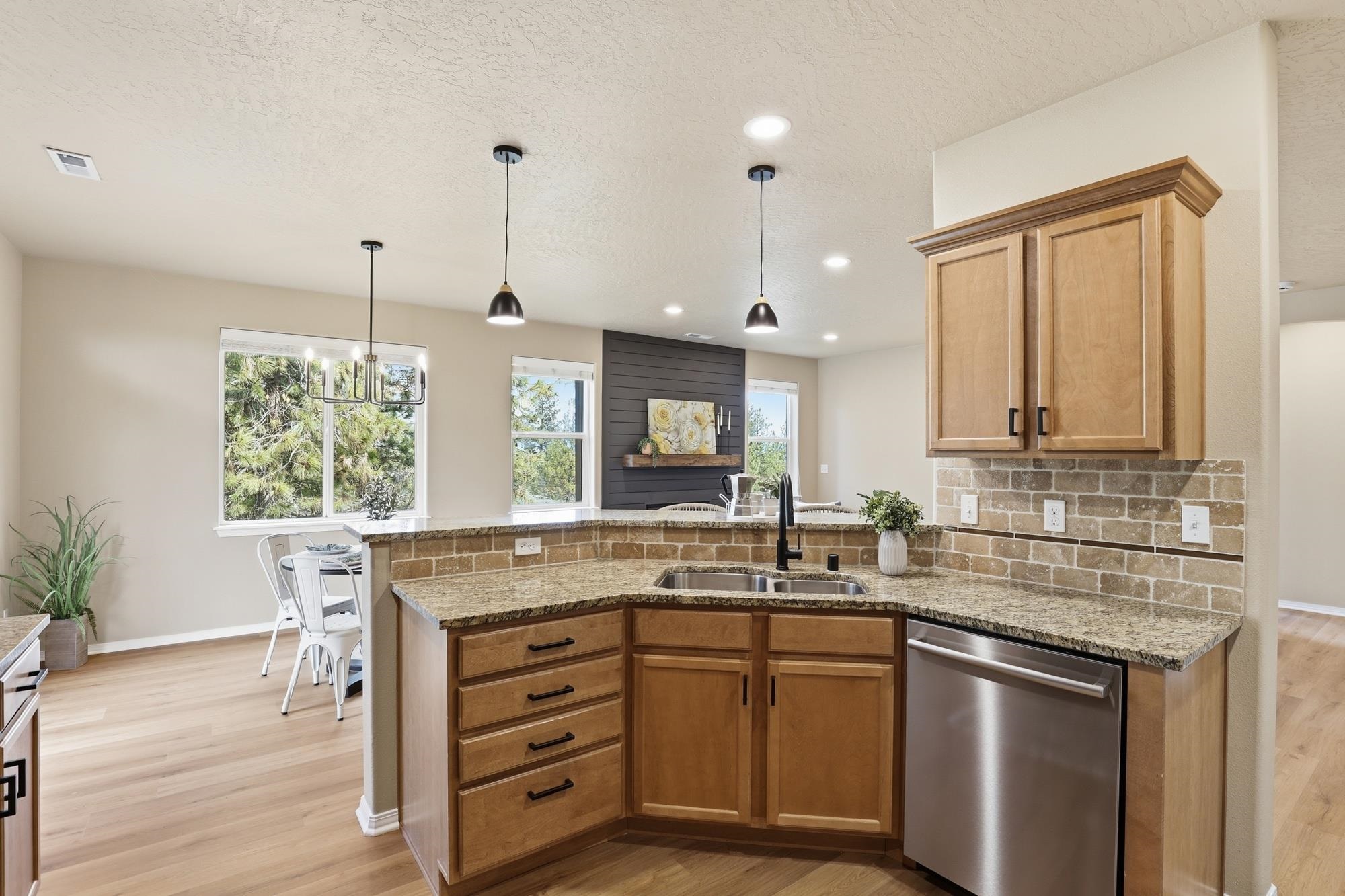 4605 E 22nd Ct - Photo 15