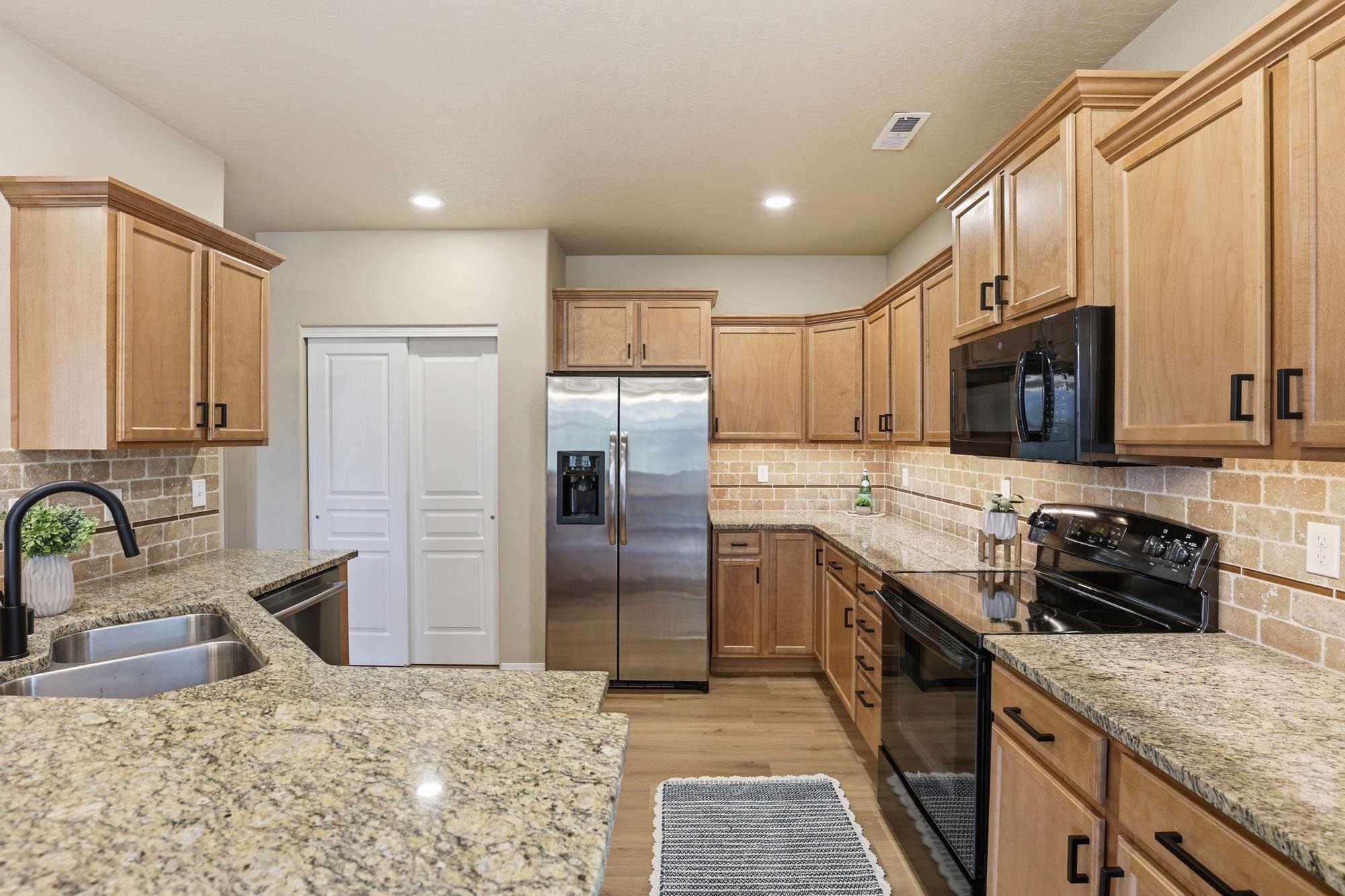 4605 E 22nd Ct - Photo 19