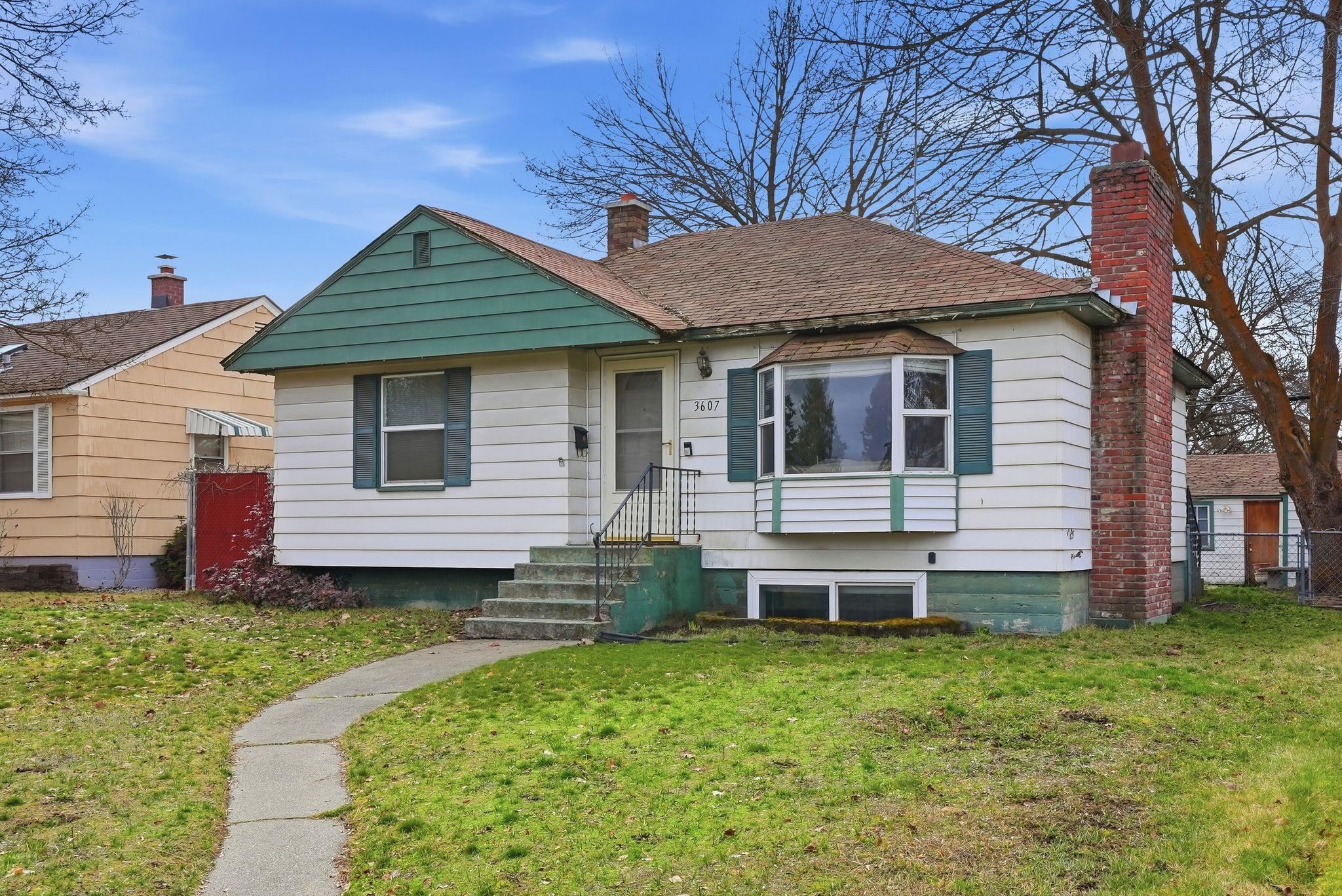 3607 W Rockwell Ave - Photo 1