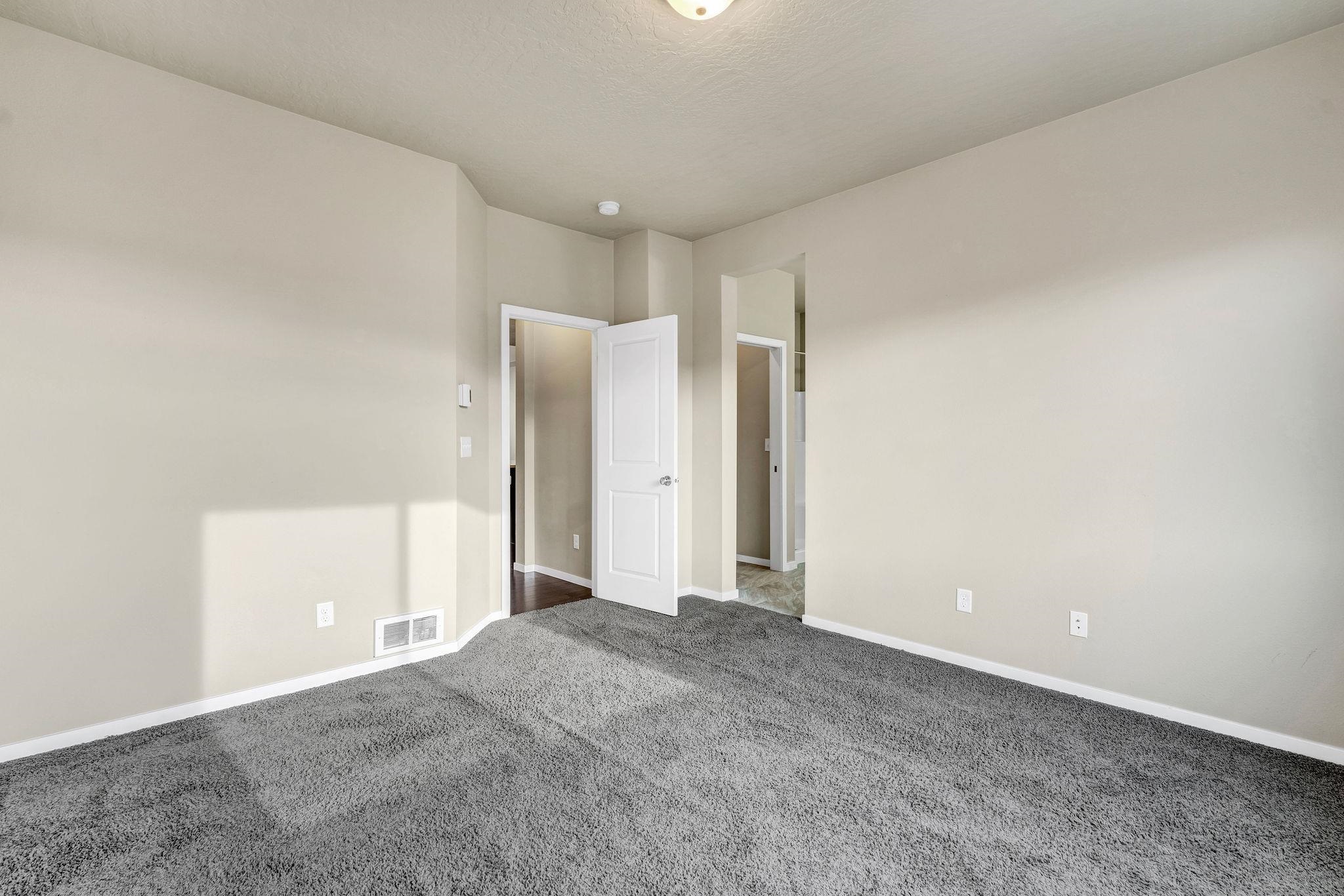 2121 W Bridge Ave - Photo 12