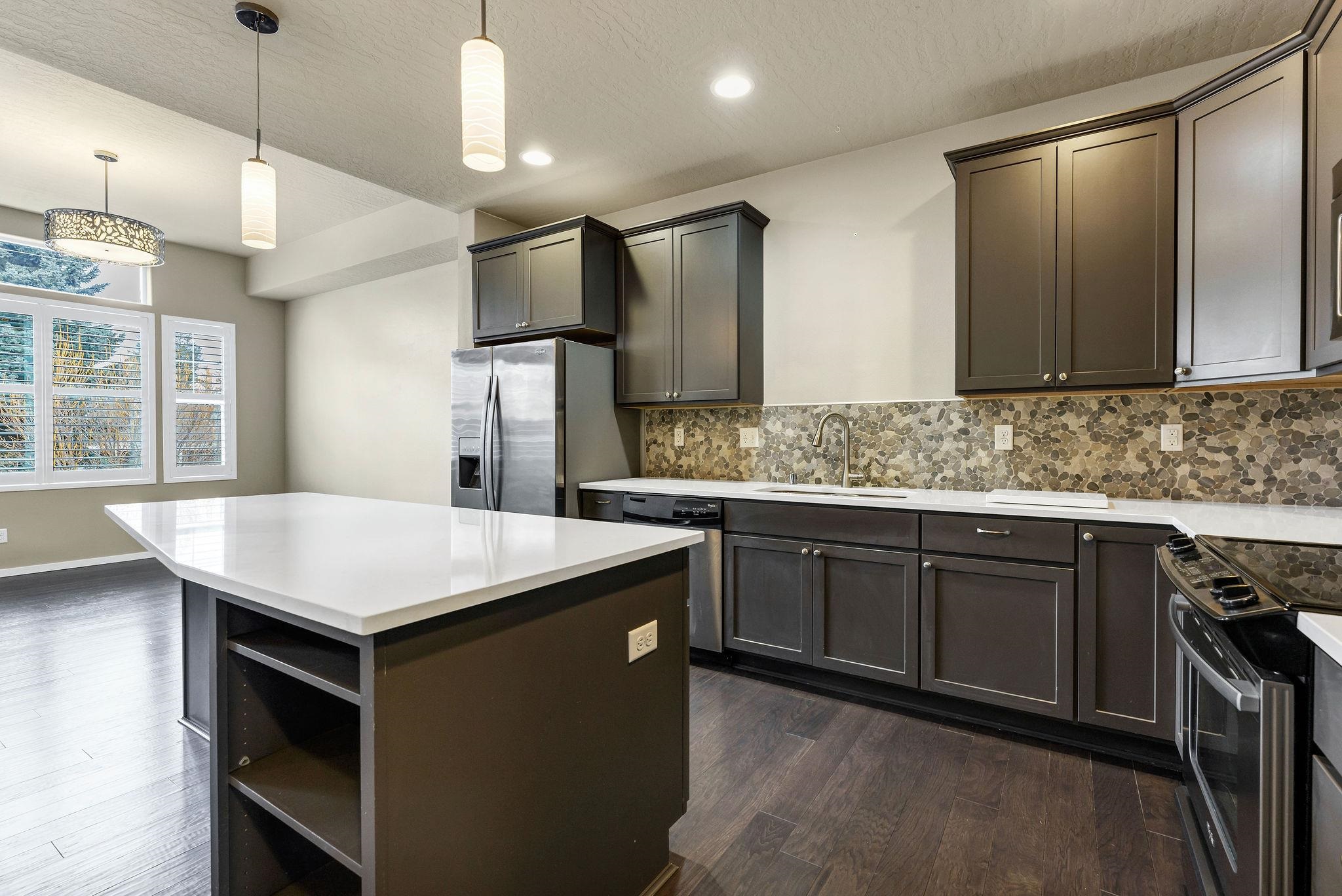 2121 W Bridge Ave - Photo 4